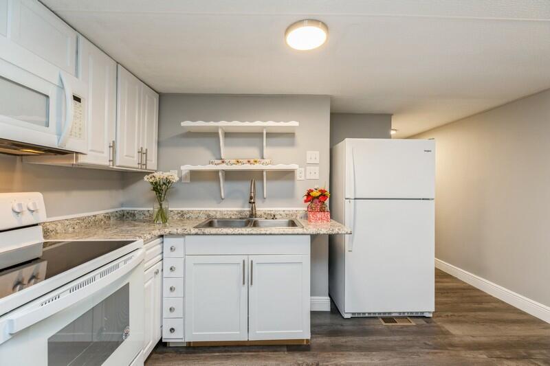 OAKWOD LAKE ESTATES - Residential