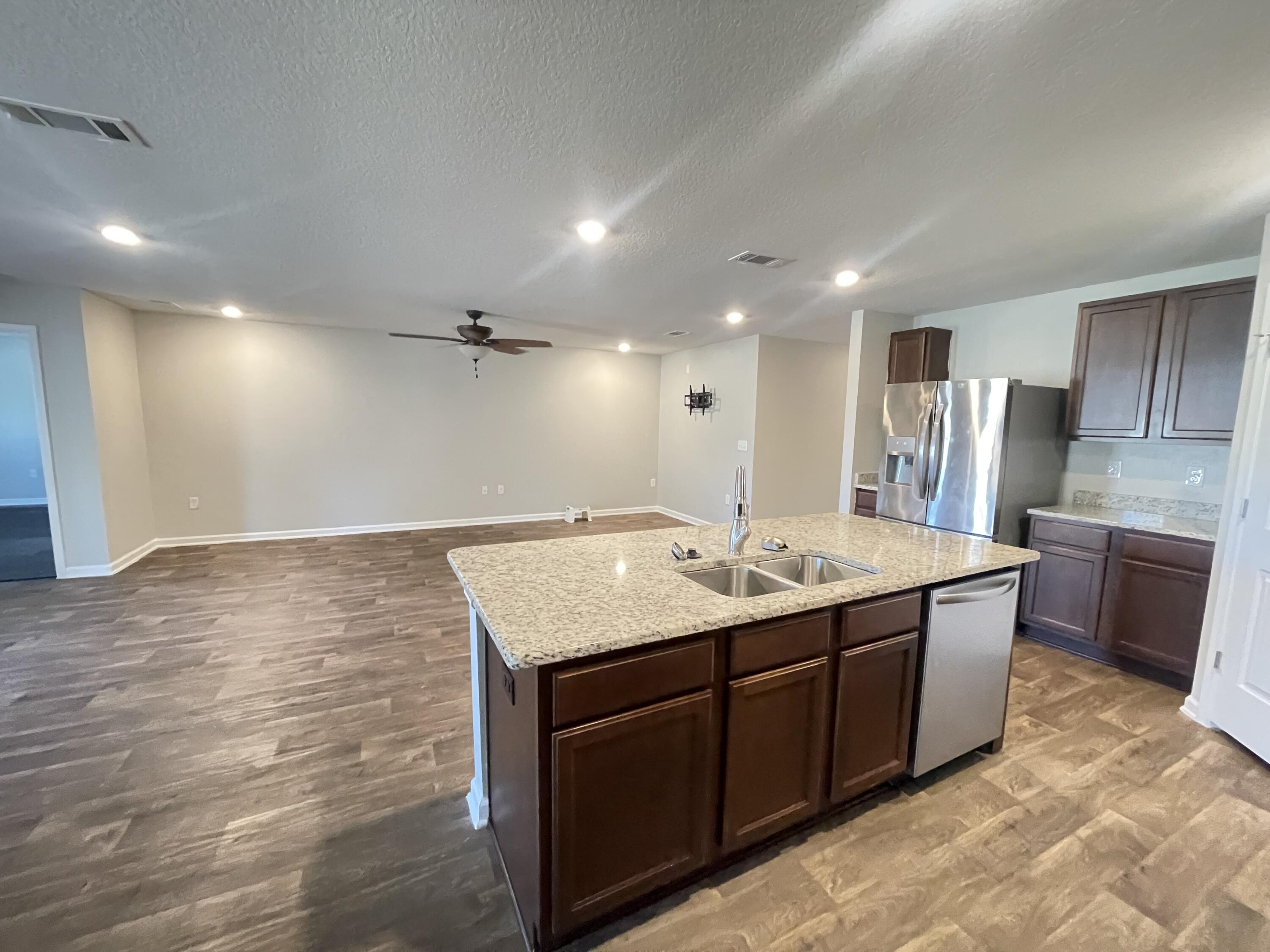 Redstone Commons - Residential Lease