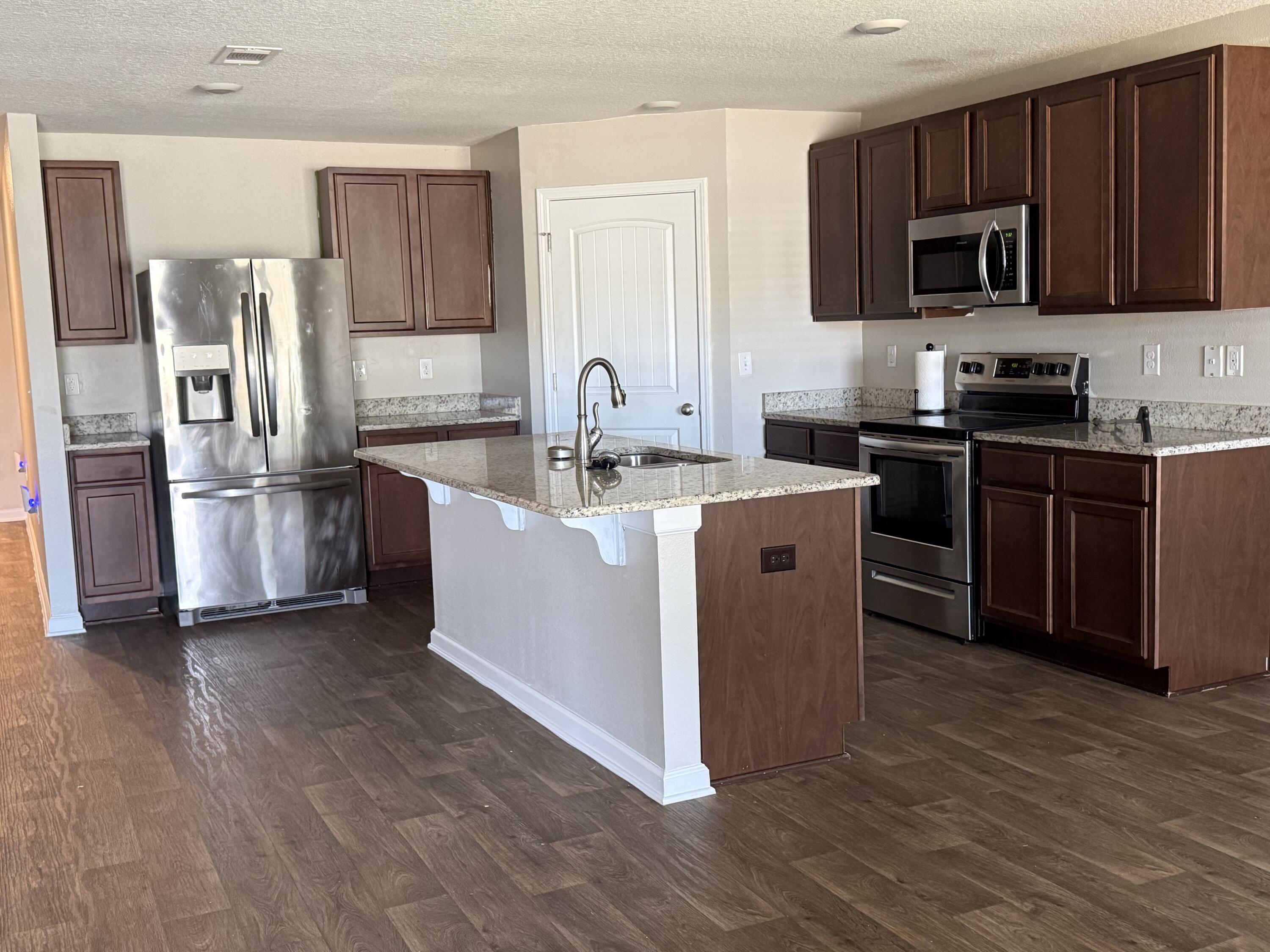 Redstone Commons - Residential Lease