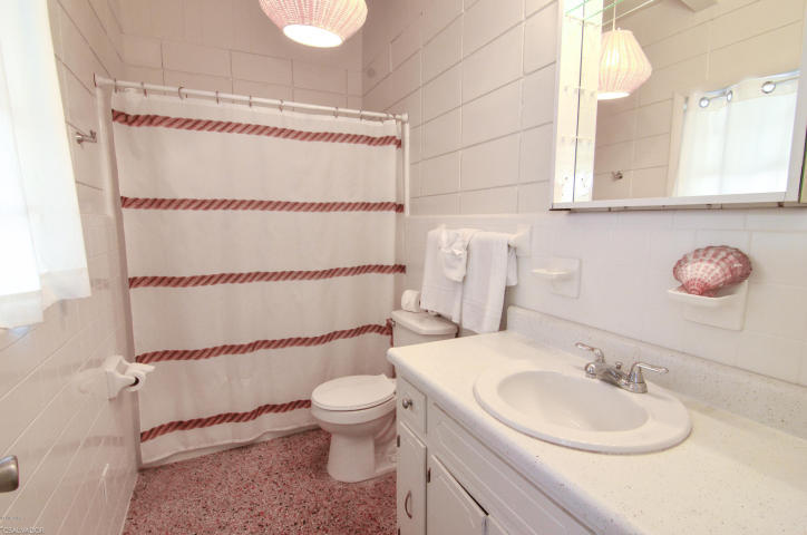 LAGUNA BEACH ESTATES - Residential