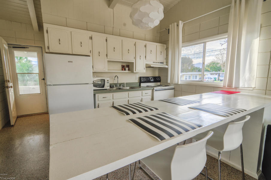 LAGUNA BEACH ESTATES - Residential