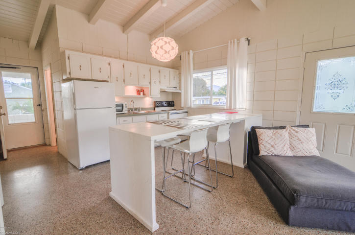 LAGUNA BEACH ESTATES - Residential