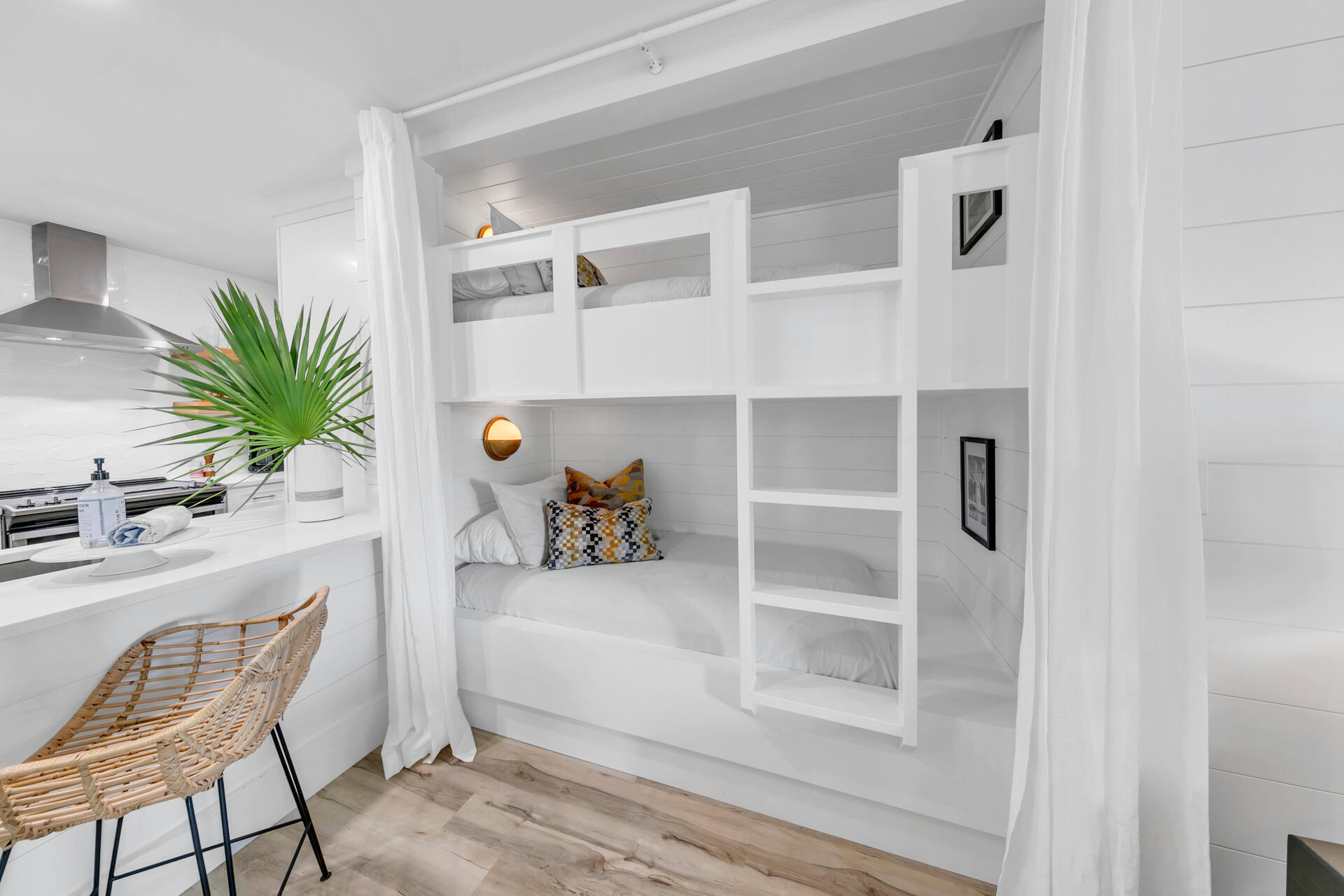 CASSINE GARDENS T/H PH 2 - Residential