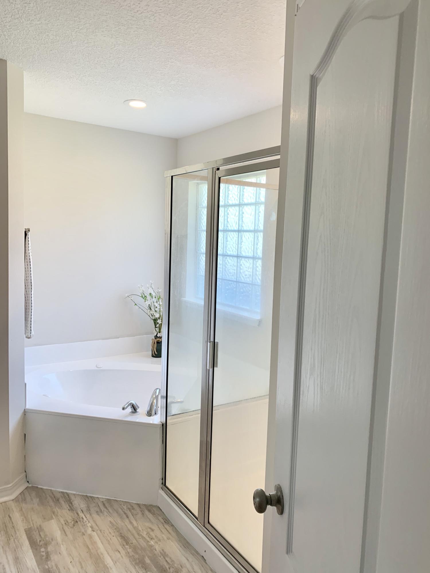 SMUGGLERS COVE - Residential