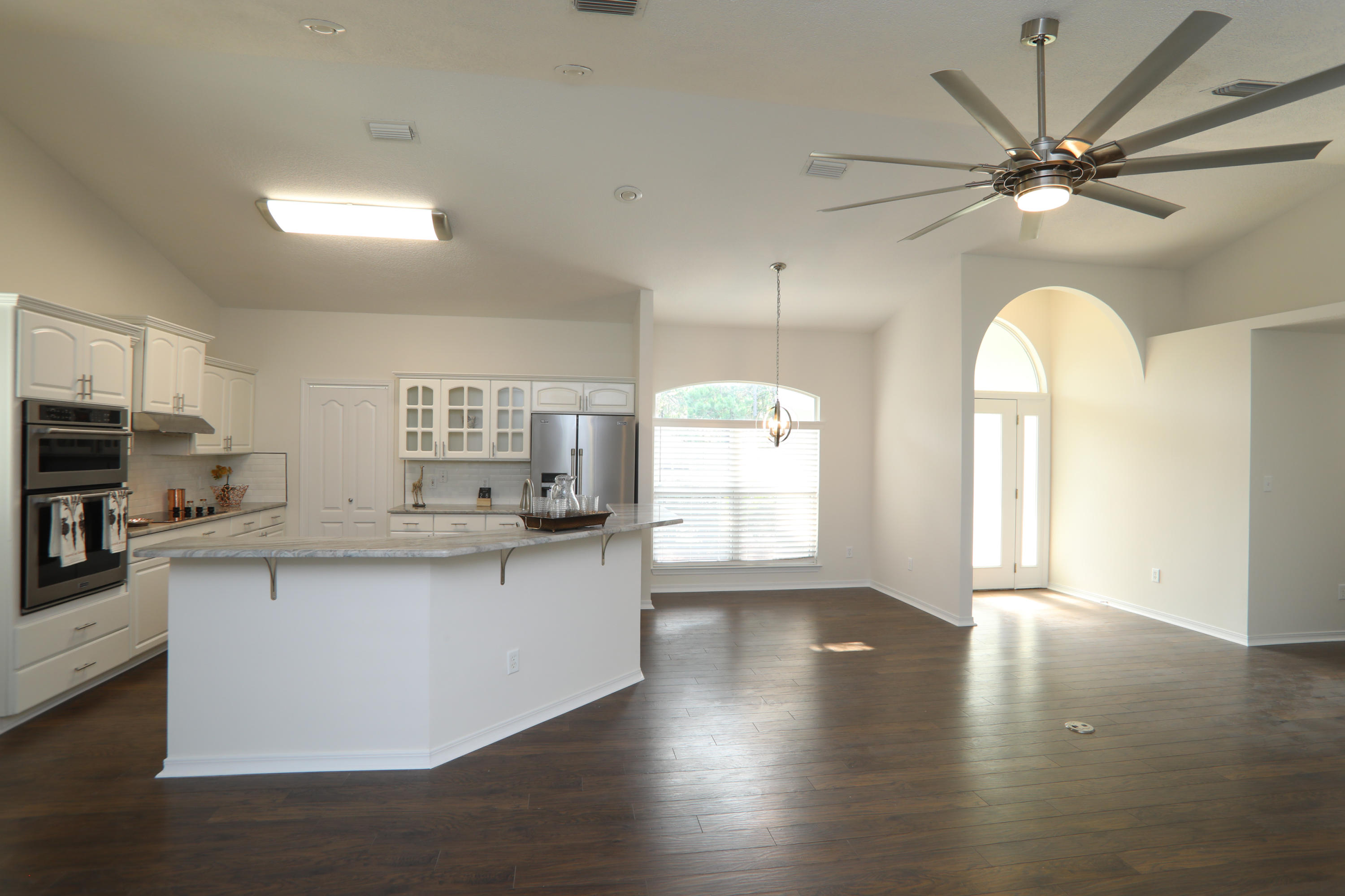 SMUGGLERS COVE - Residential