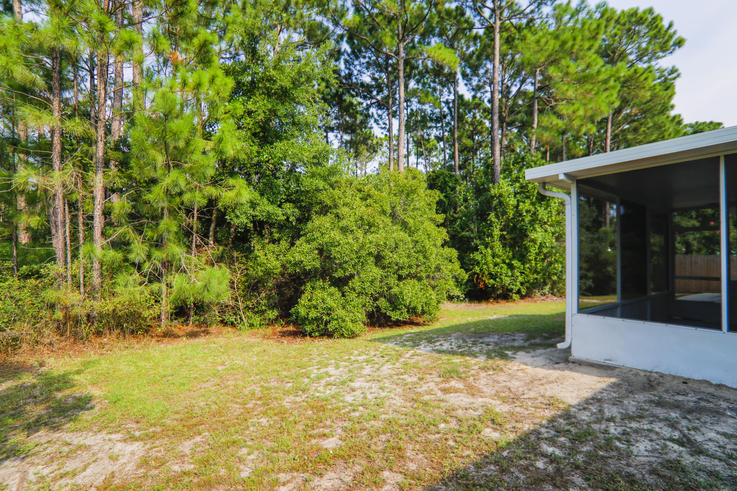 SMUGGLERS COVE - Residential