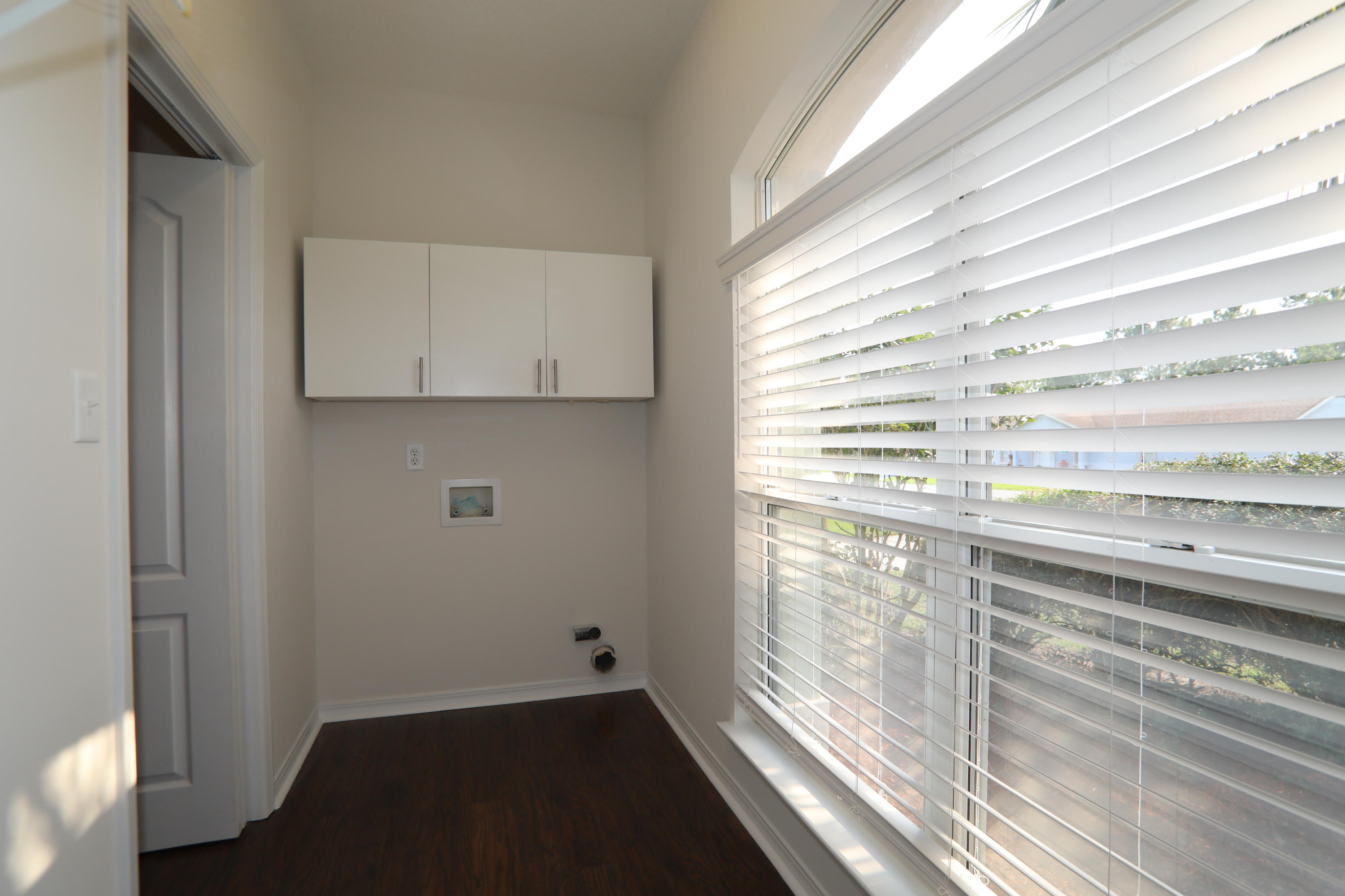 SMUGGLERS COVE - Residential