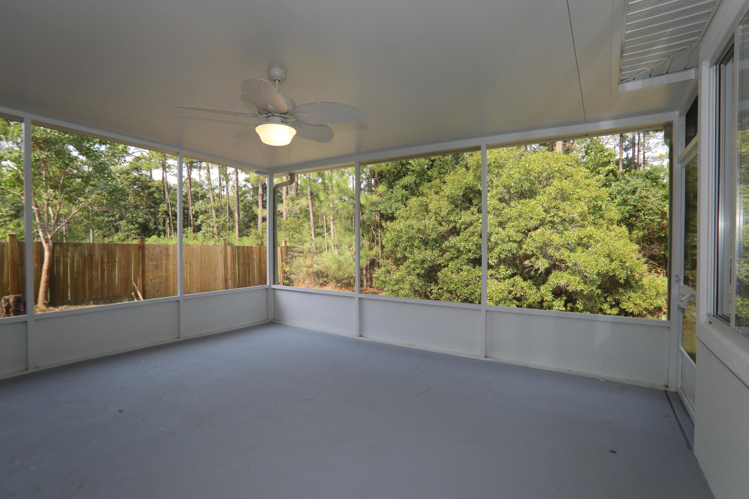 SMUGGLERS COVE - Residential