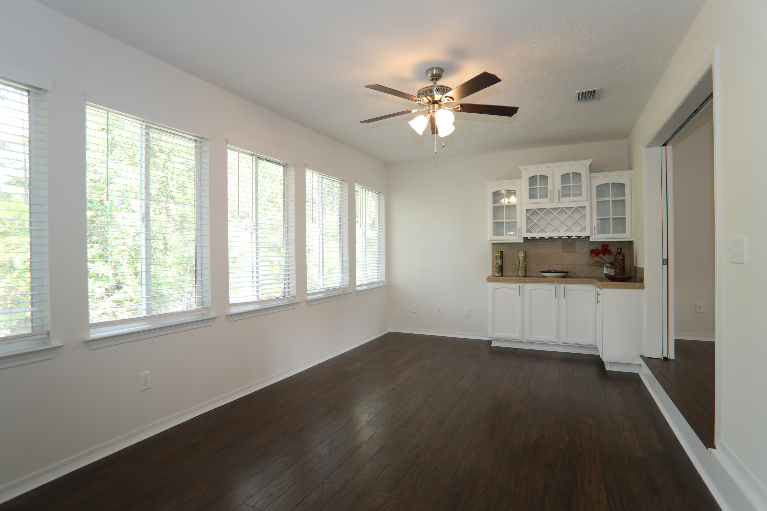 SMUGGLERS COVE - Residential