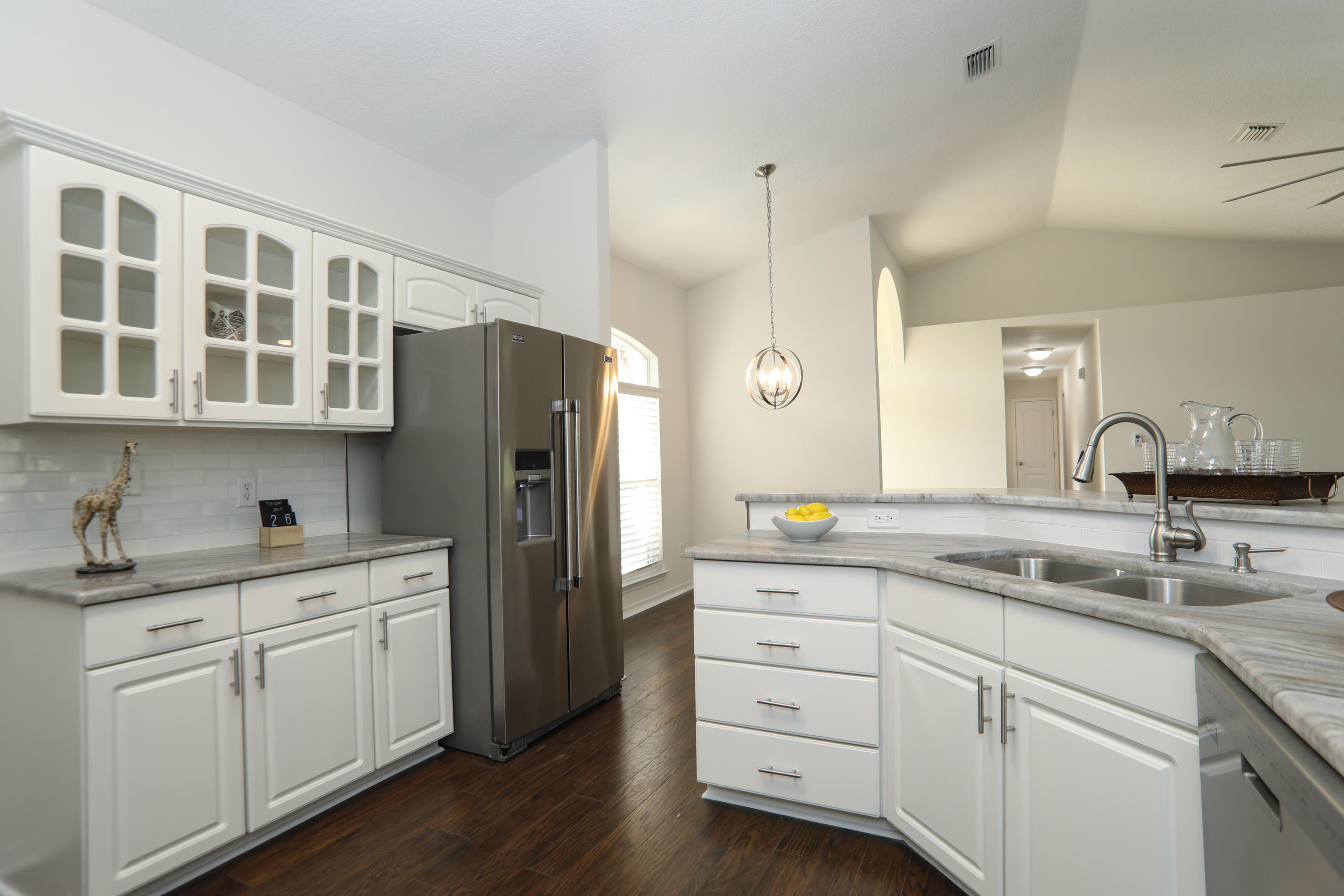 SMUGGLERS COVE - Residential