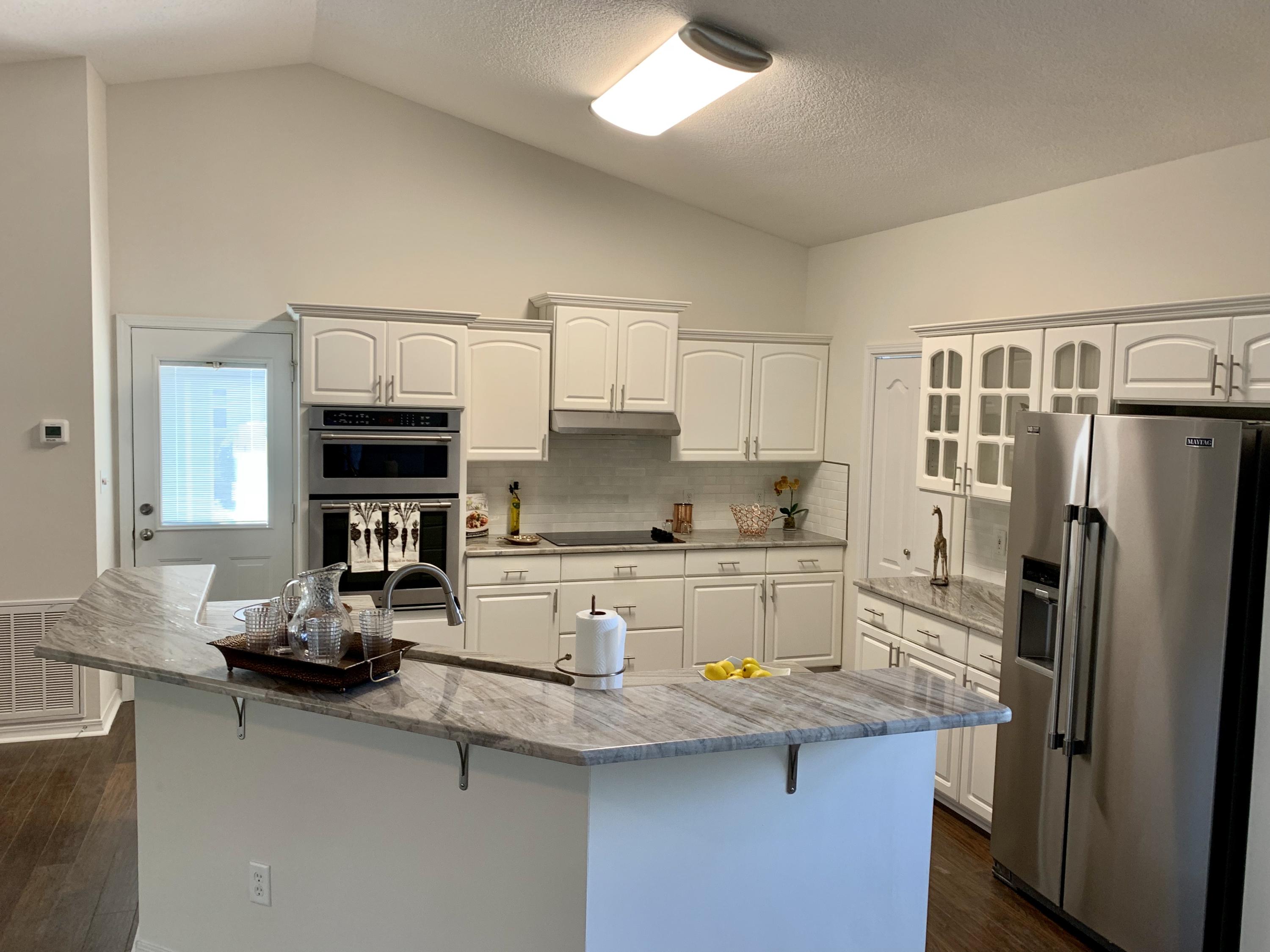 SMUGGLERS COVE - Residential