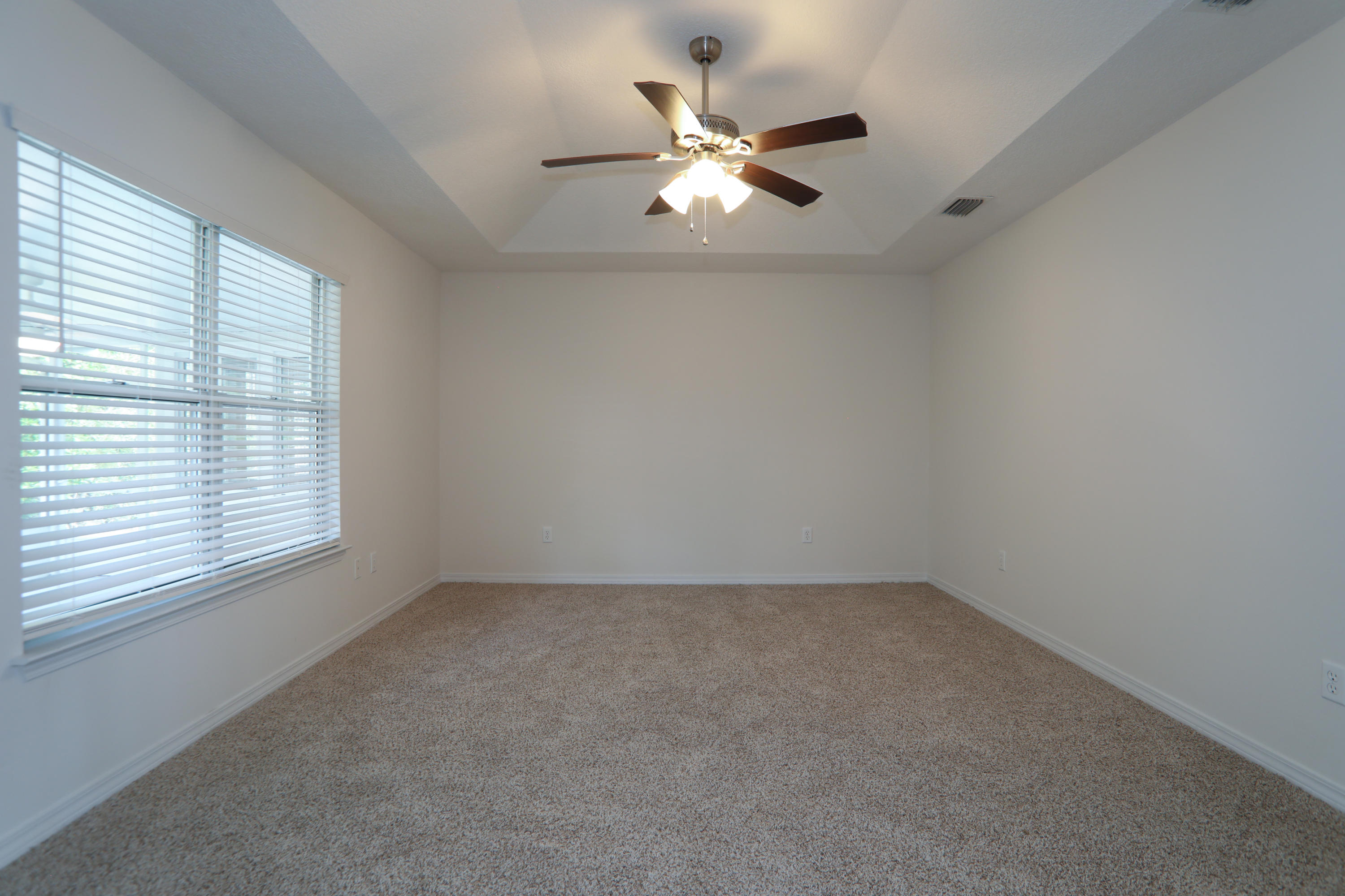 SMUGGLERS COVE - Residential