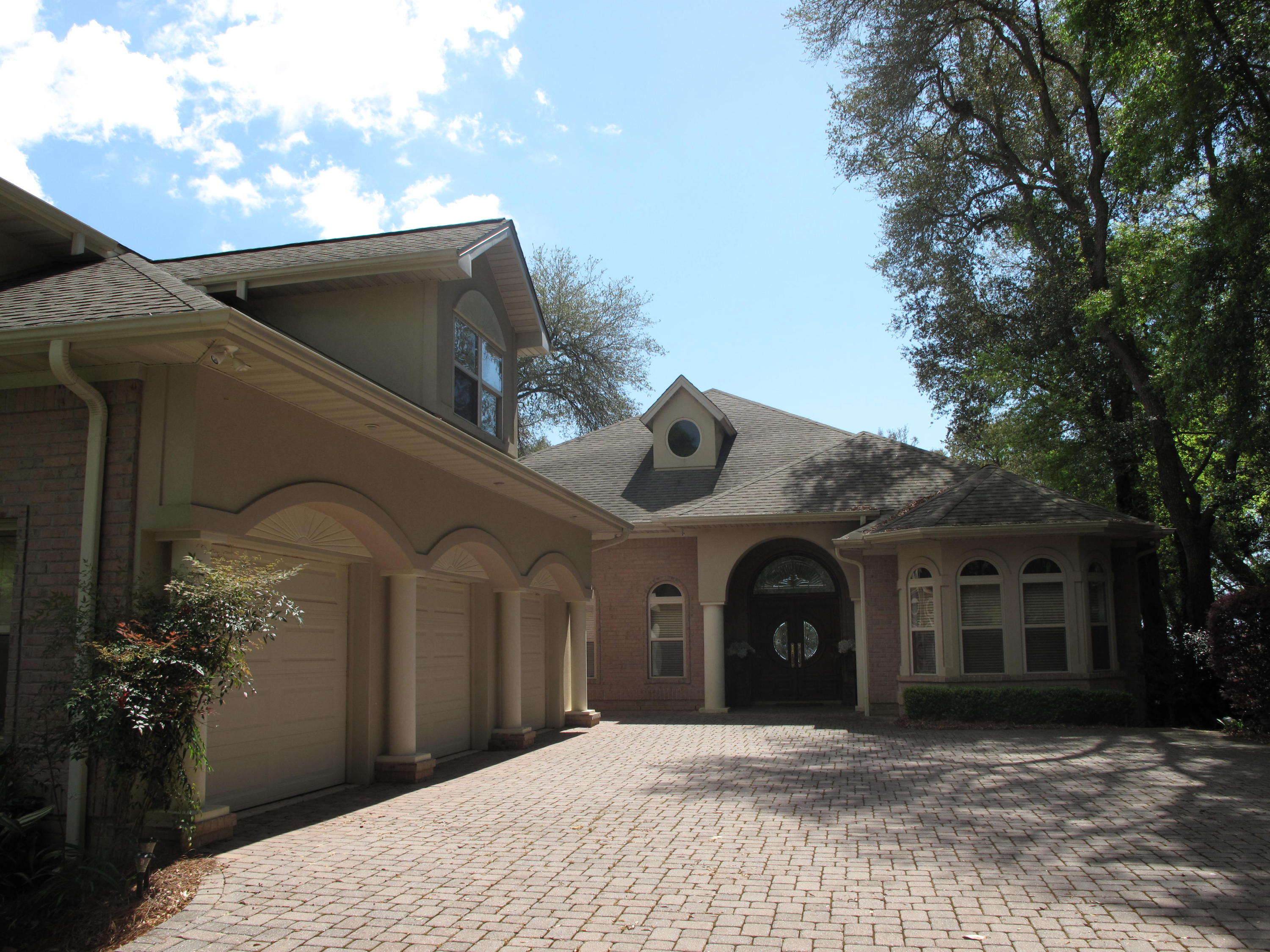 GARNIERS - Residential