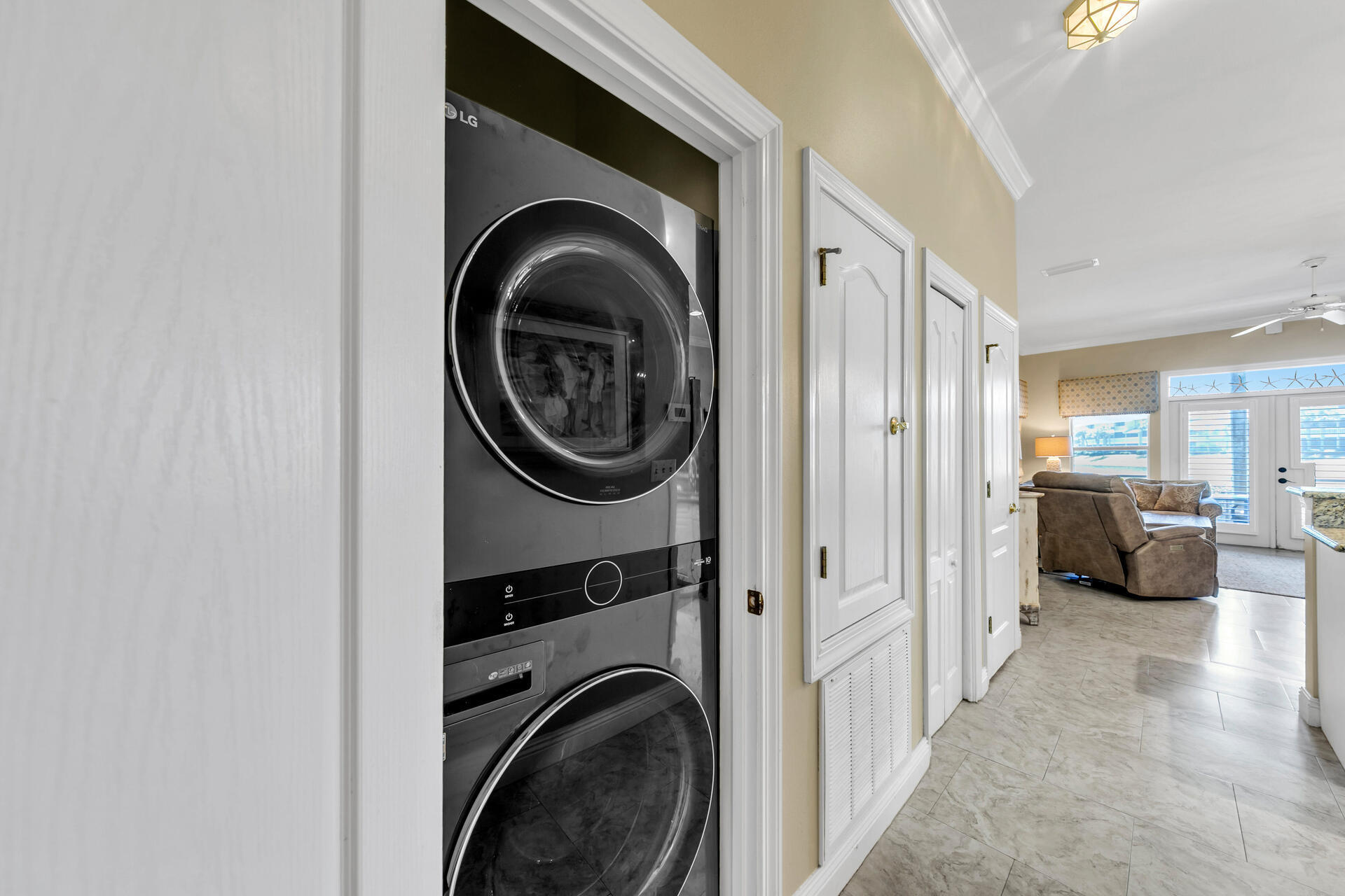 SEASCAPE CONDO PH 10 - Residential