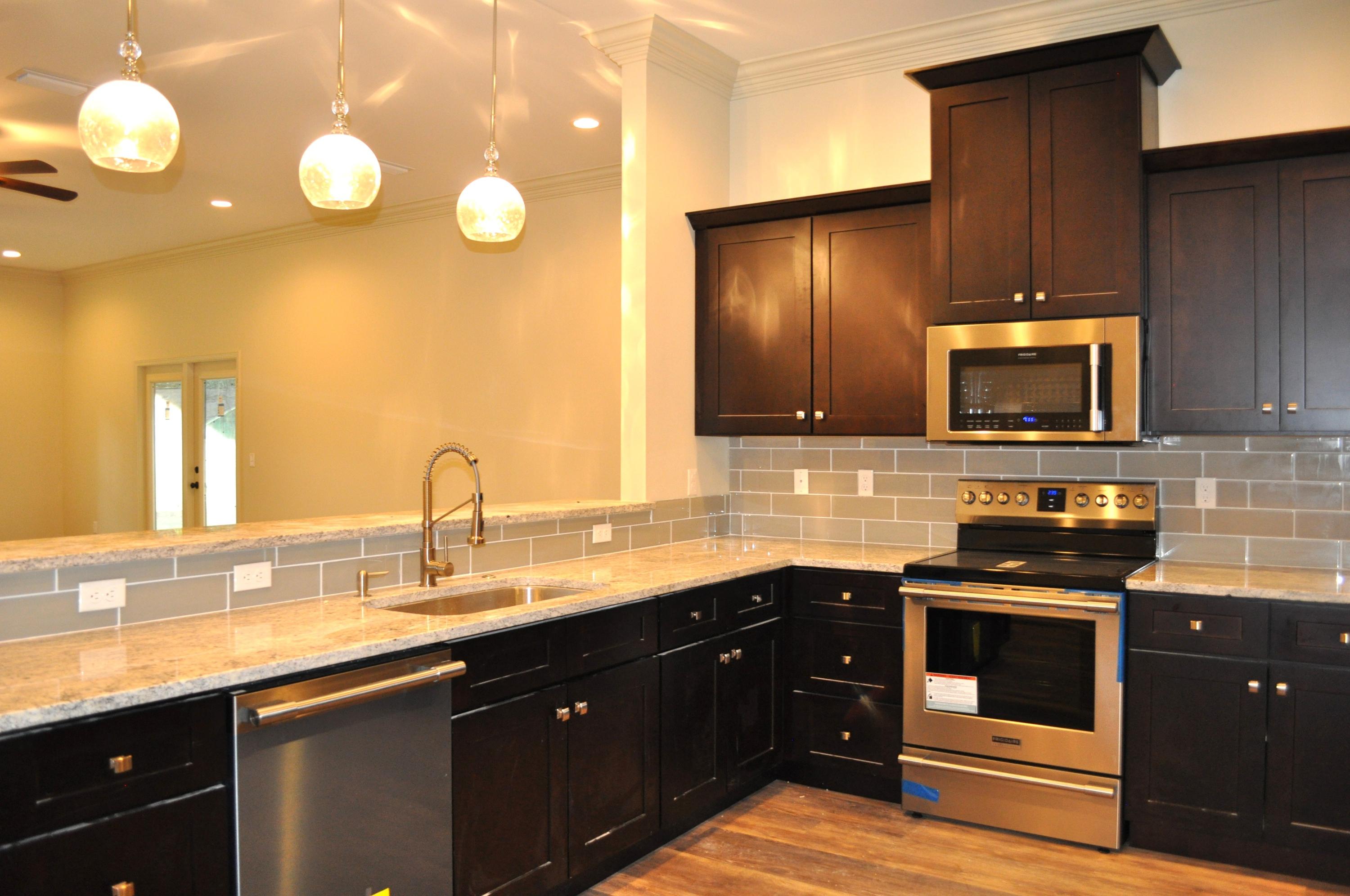 ELLIOTTS POINT - Residential