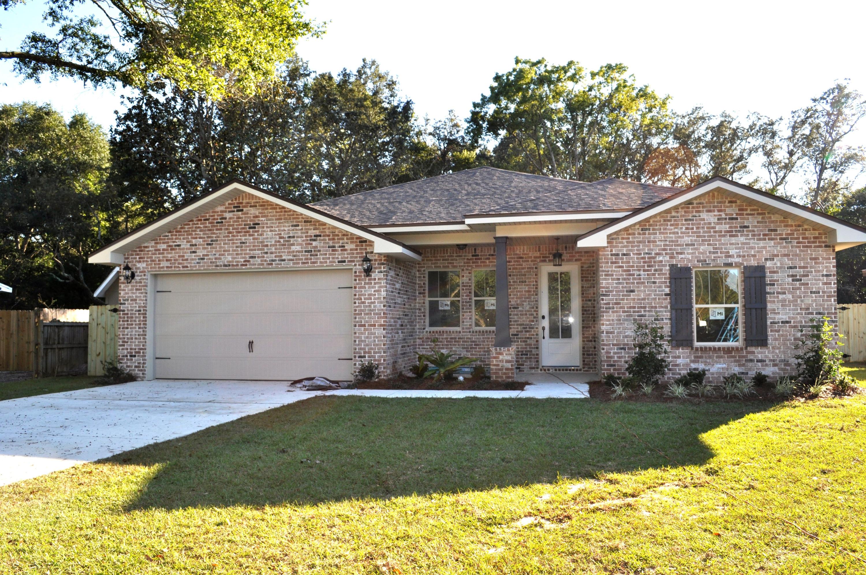 ELLIOTTS POINT - Residential