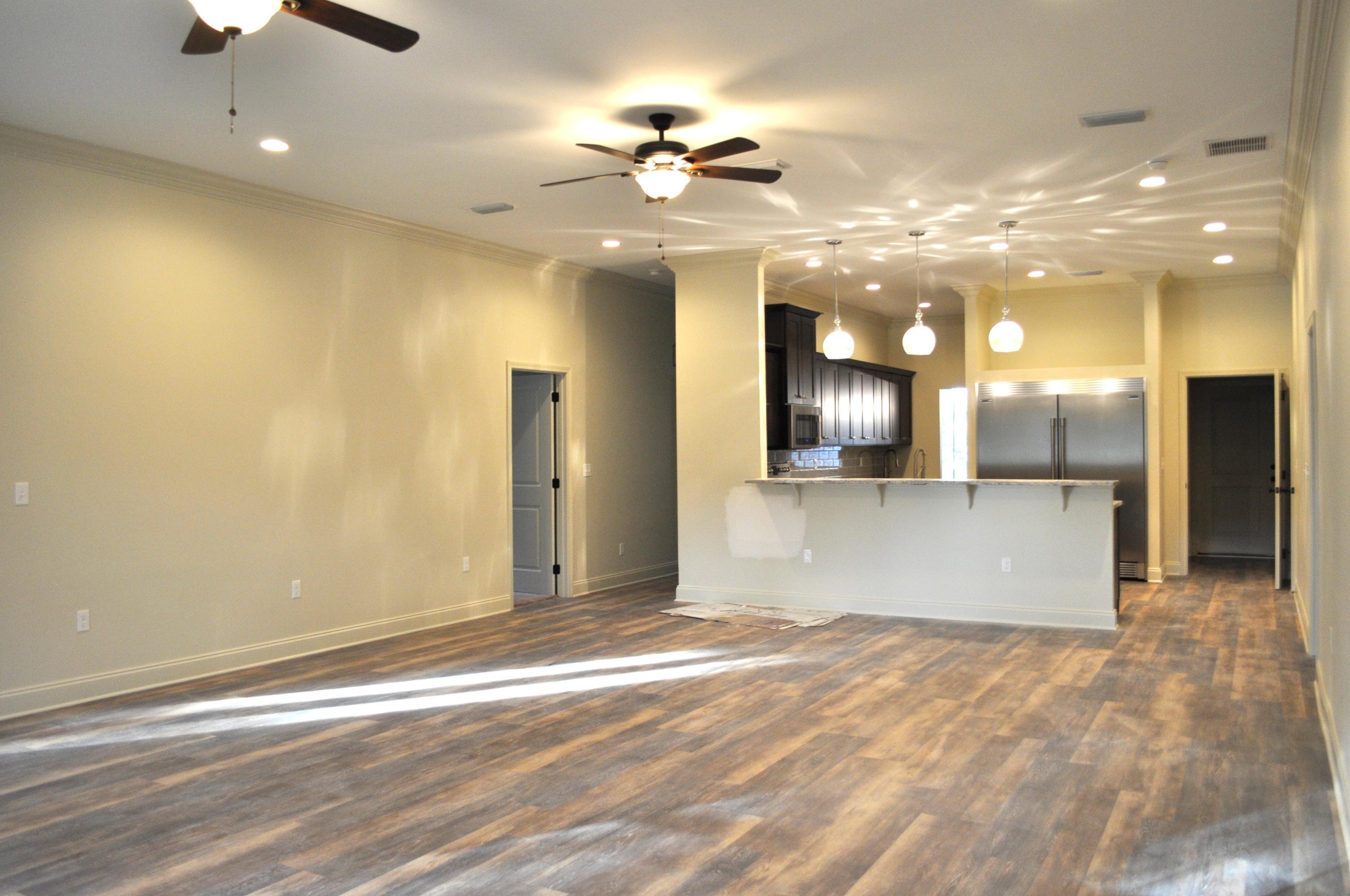 ELLIOTTS POINT - Residential