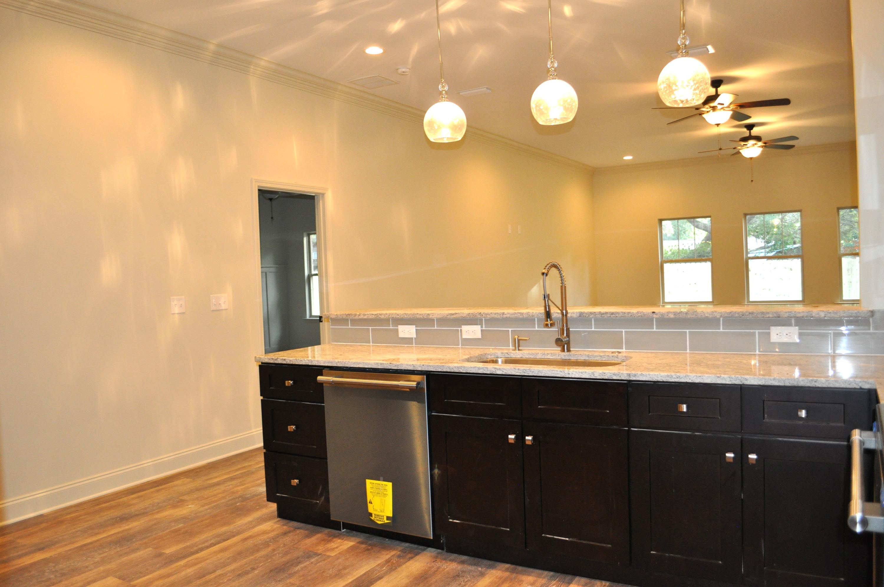 ELLIOTTS POINT - Residential