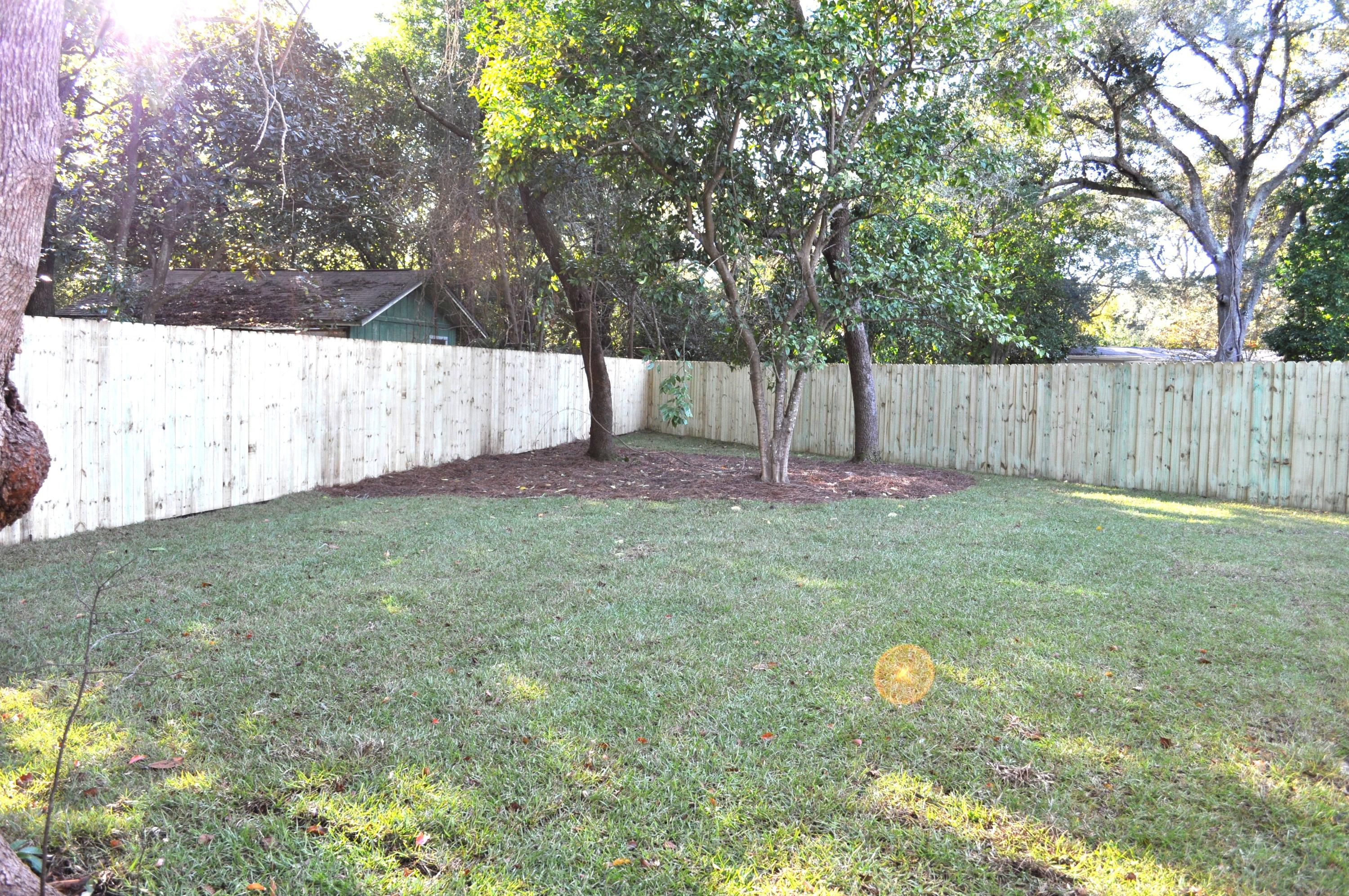 ELLIOTTS POINT - Residential