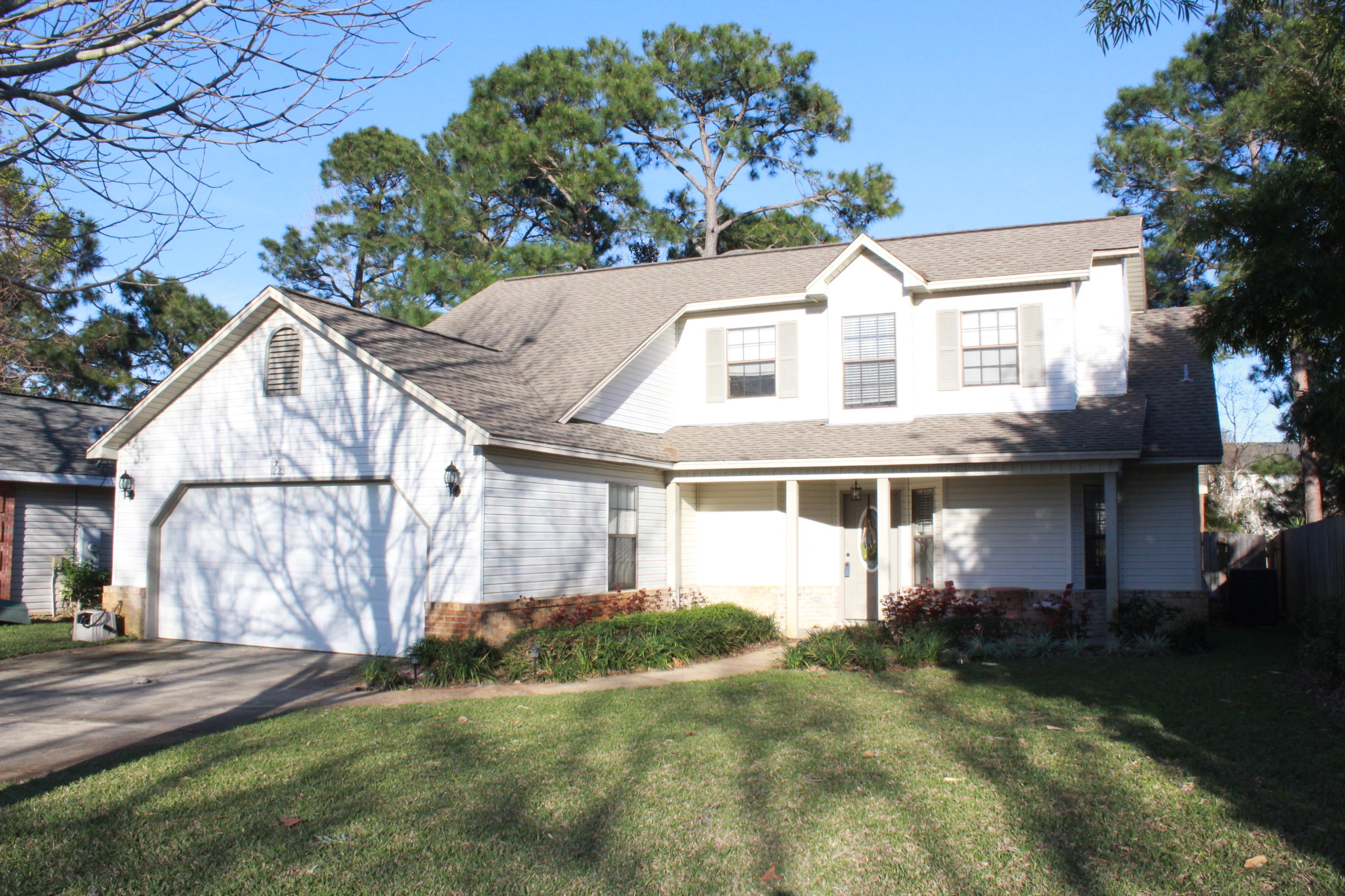 QUAIL LAKE - Residential