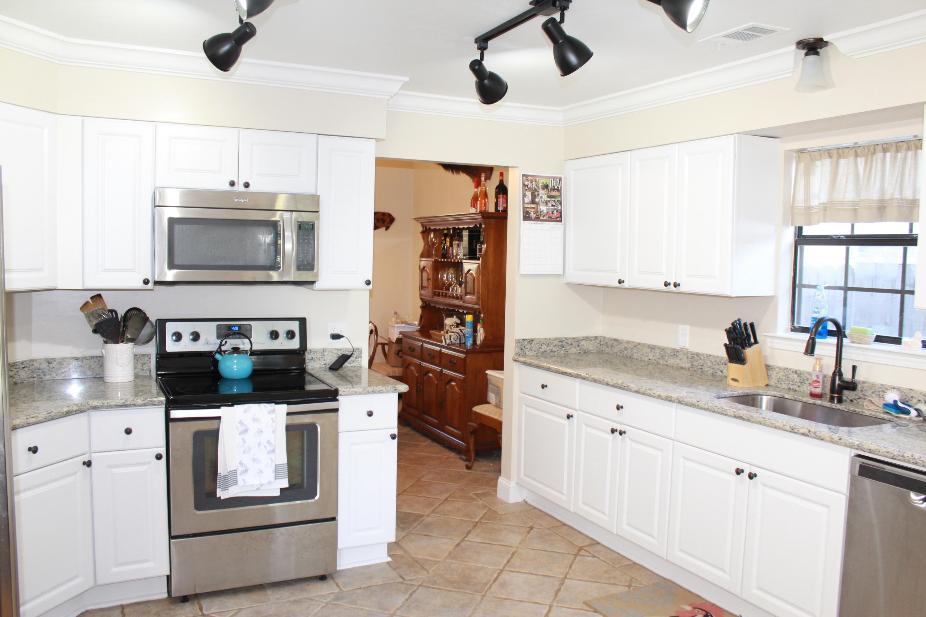 QUAIL LAKE - Residential