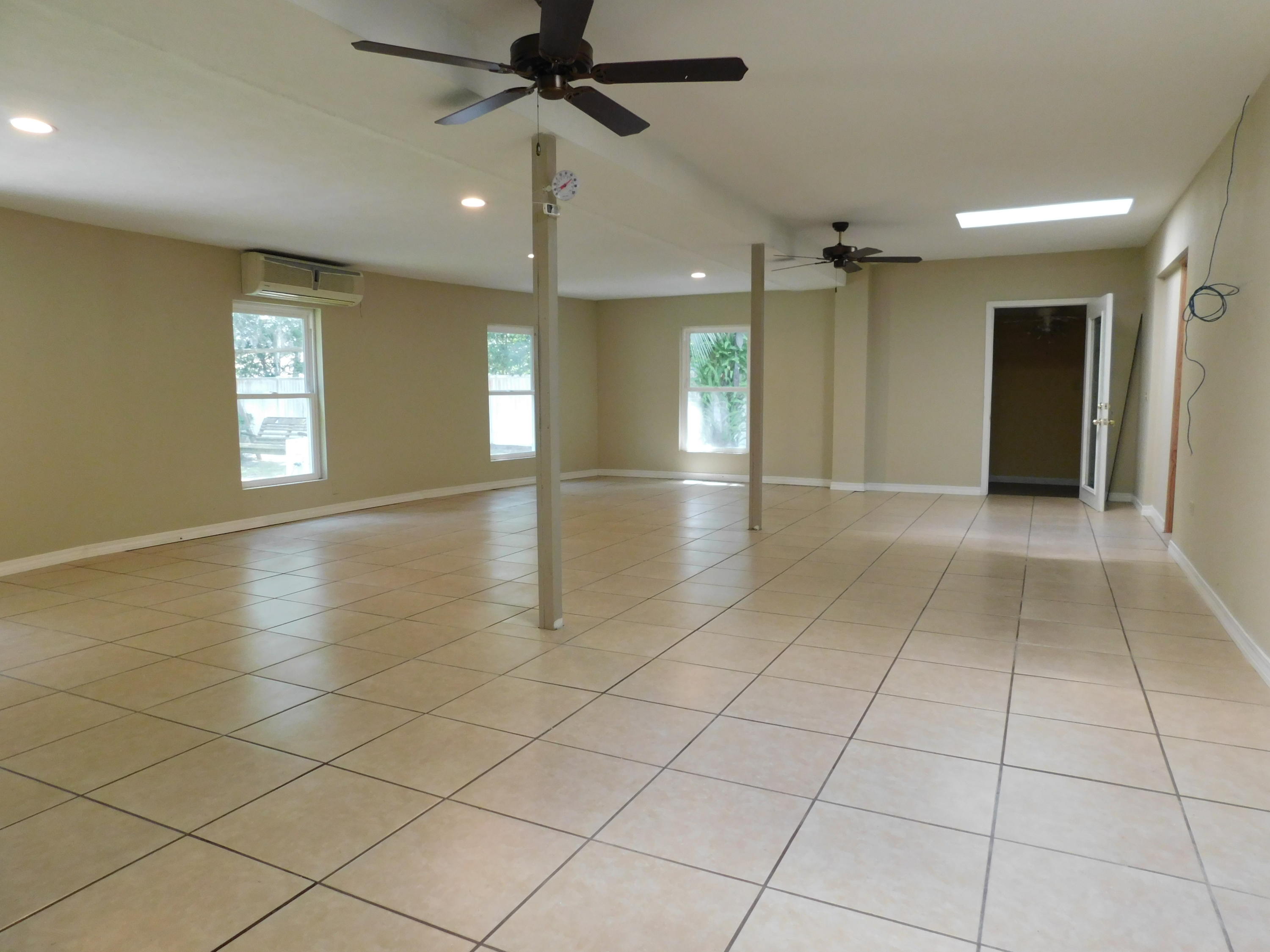 ROBLEDAL ESTATES UNIT 5 - Residential