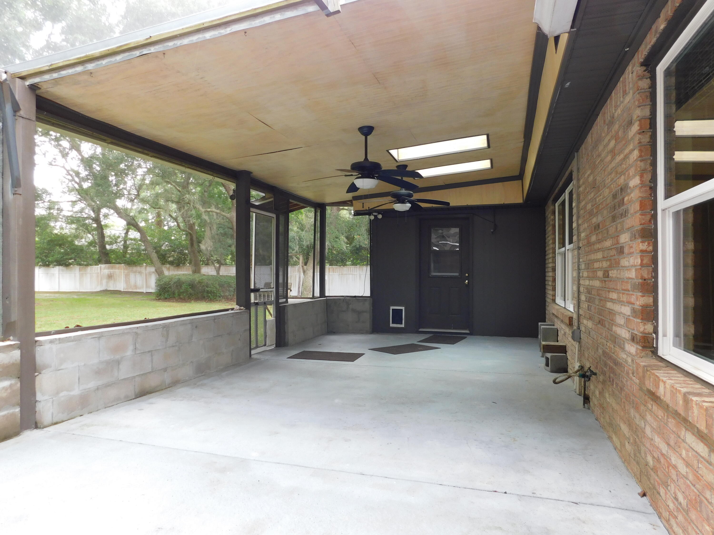 ROBLEDAL ESTATES UNIT 5 - Residential