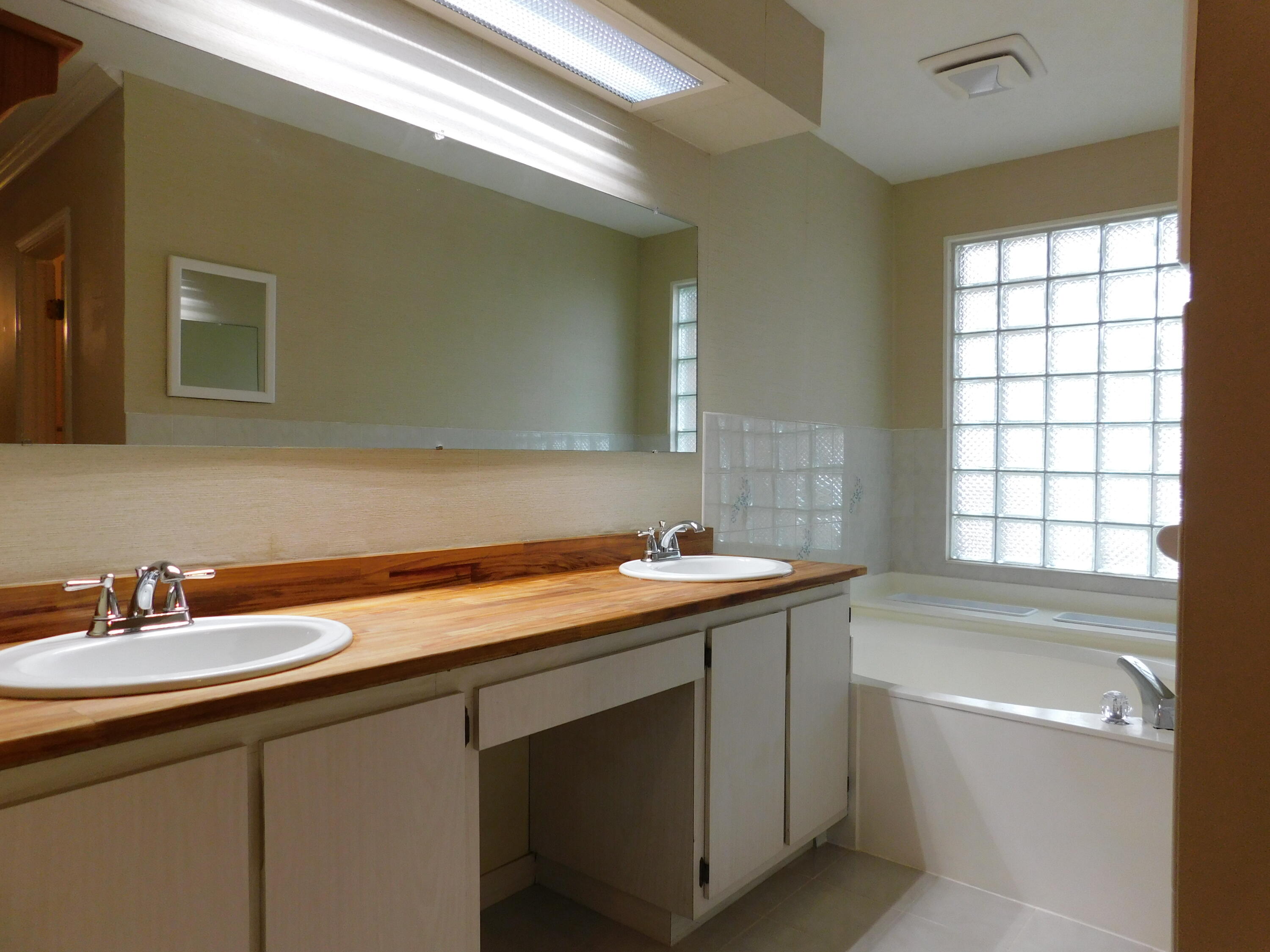 ROBLEDAL ESTATES UNIT 5 - Residential