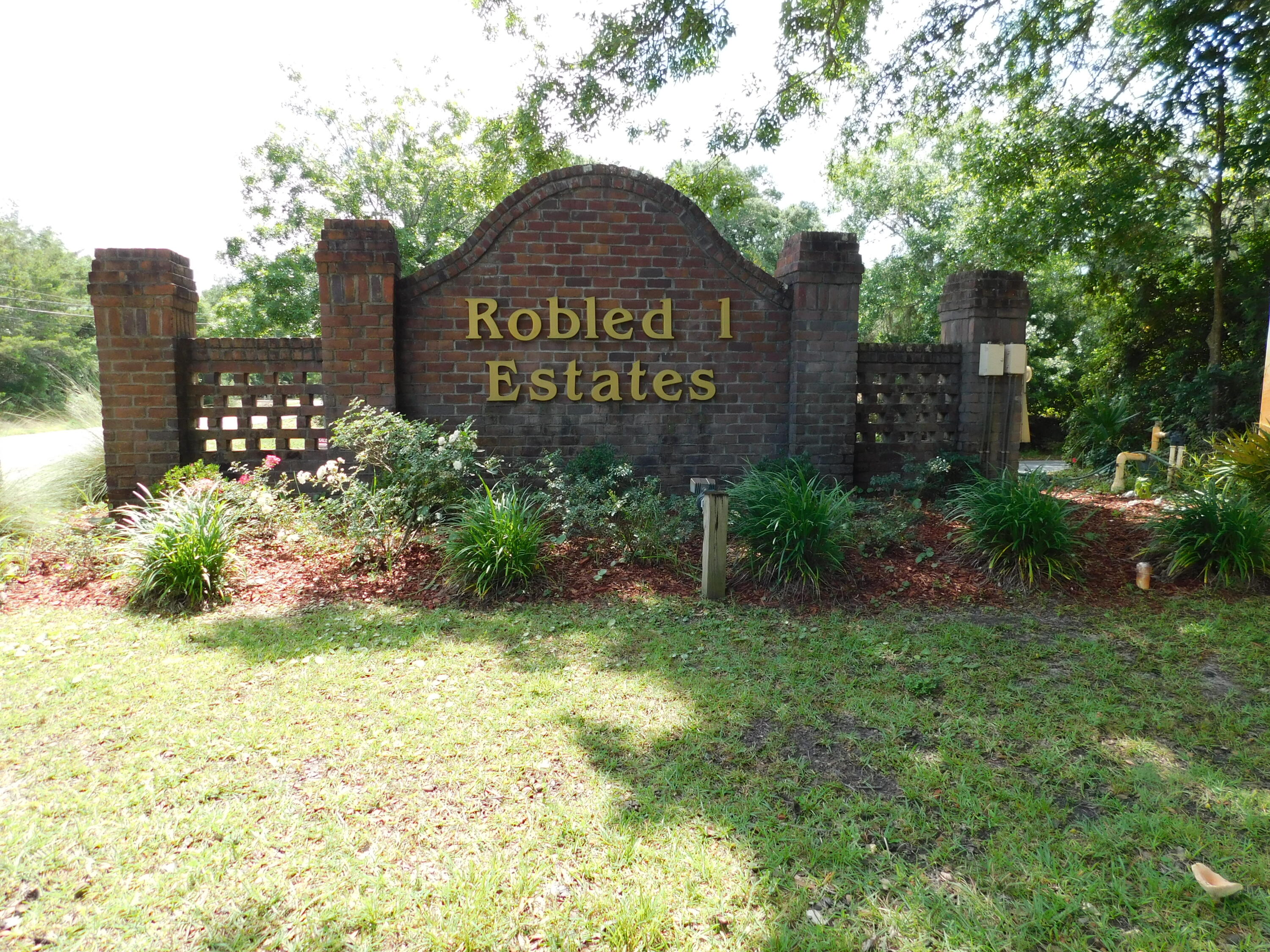 ROBLEDAL ESTATES UNIT 5 - Residential