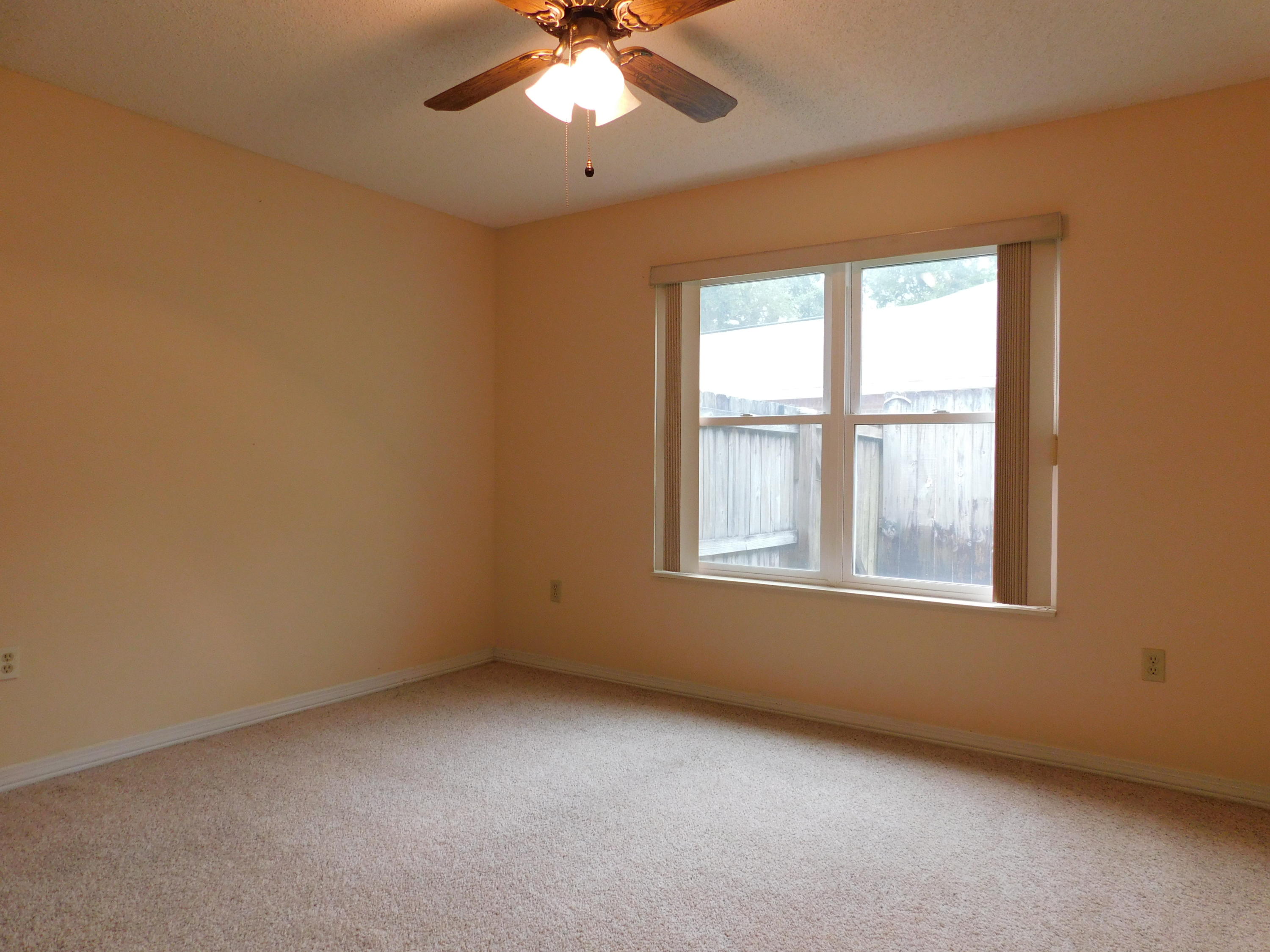 ROBLEDAL ESTATES UNIT 5 - Residential