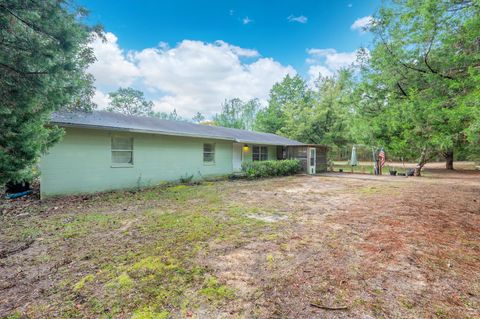 A home in DeFuniak Springs