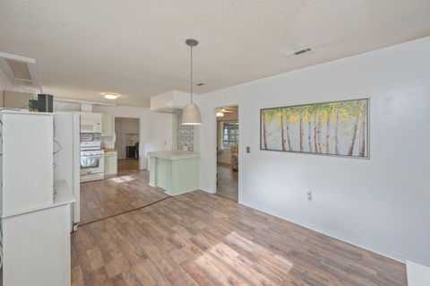 A home in DeFuniak Springs