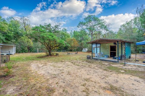 A home in DeFuniak Springs