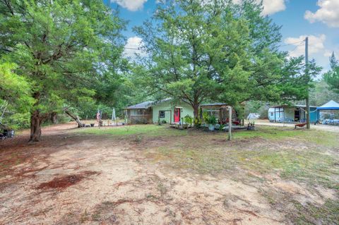 A home in DeFuniak Springs