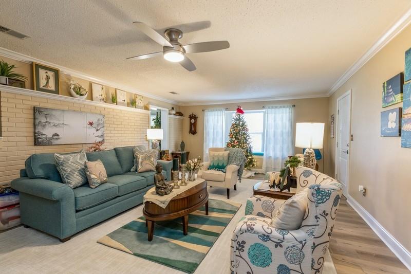 QUIET OAKS S/D - Residential