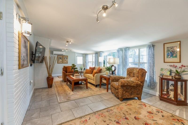 QUIET OAKS S/D - Residential