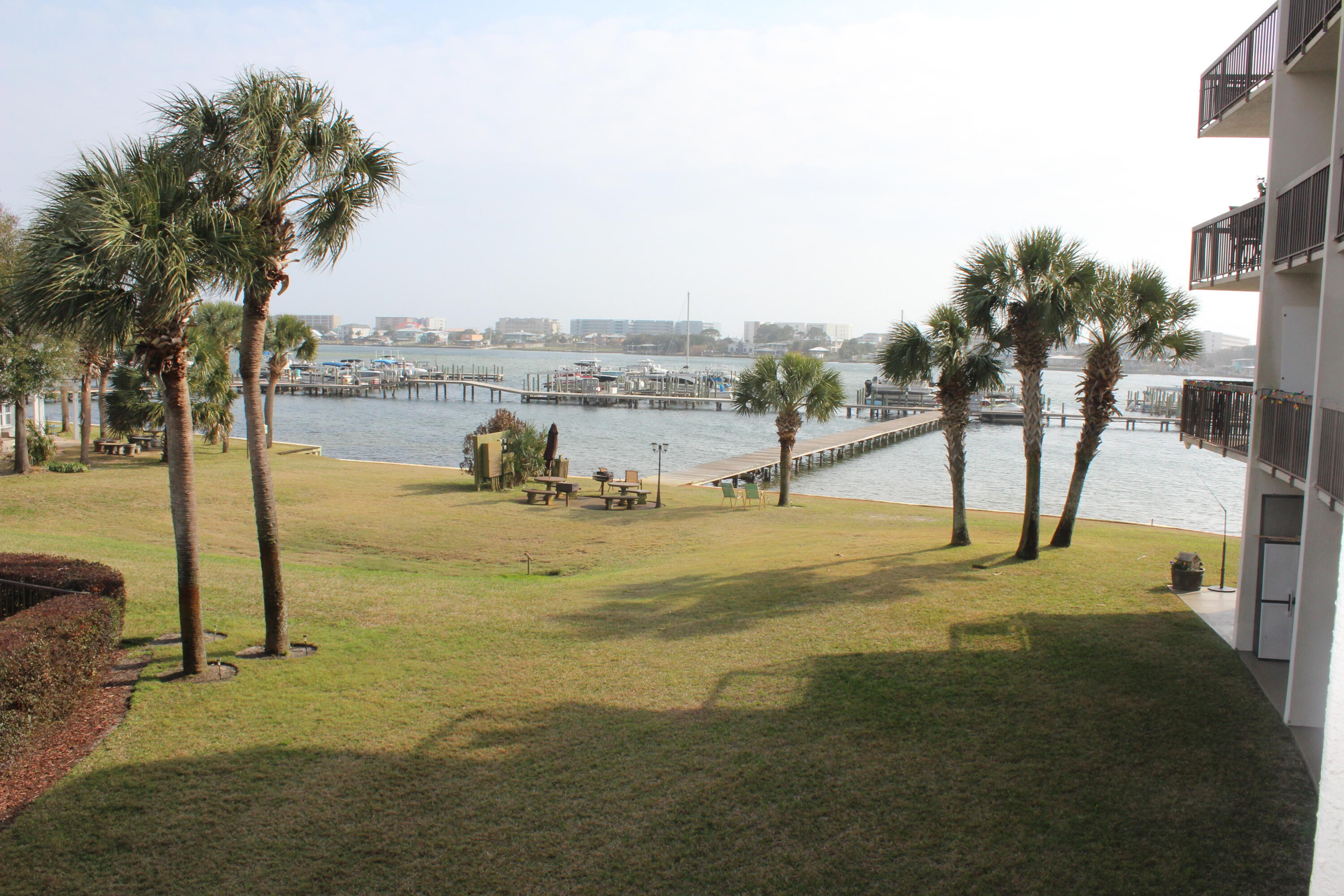 PIRATES BAY PH 1 - Residential