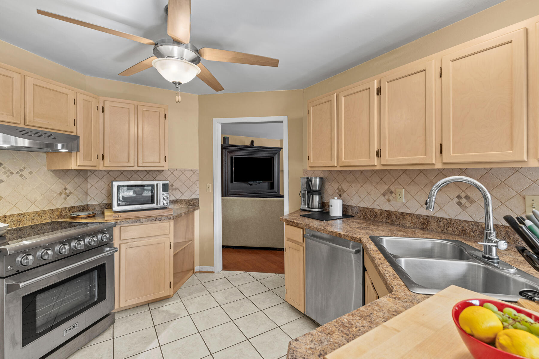 FAIRWAY LAKES PH II LOT 6 - Residential