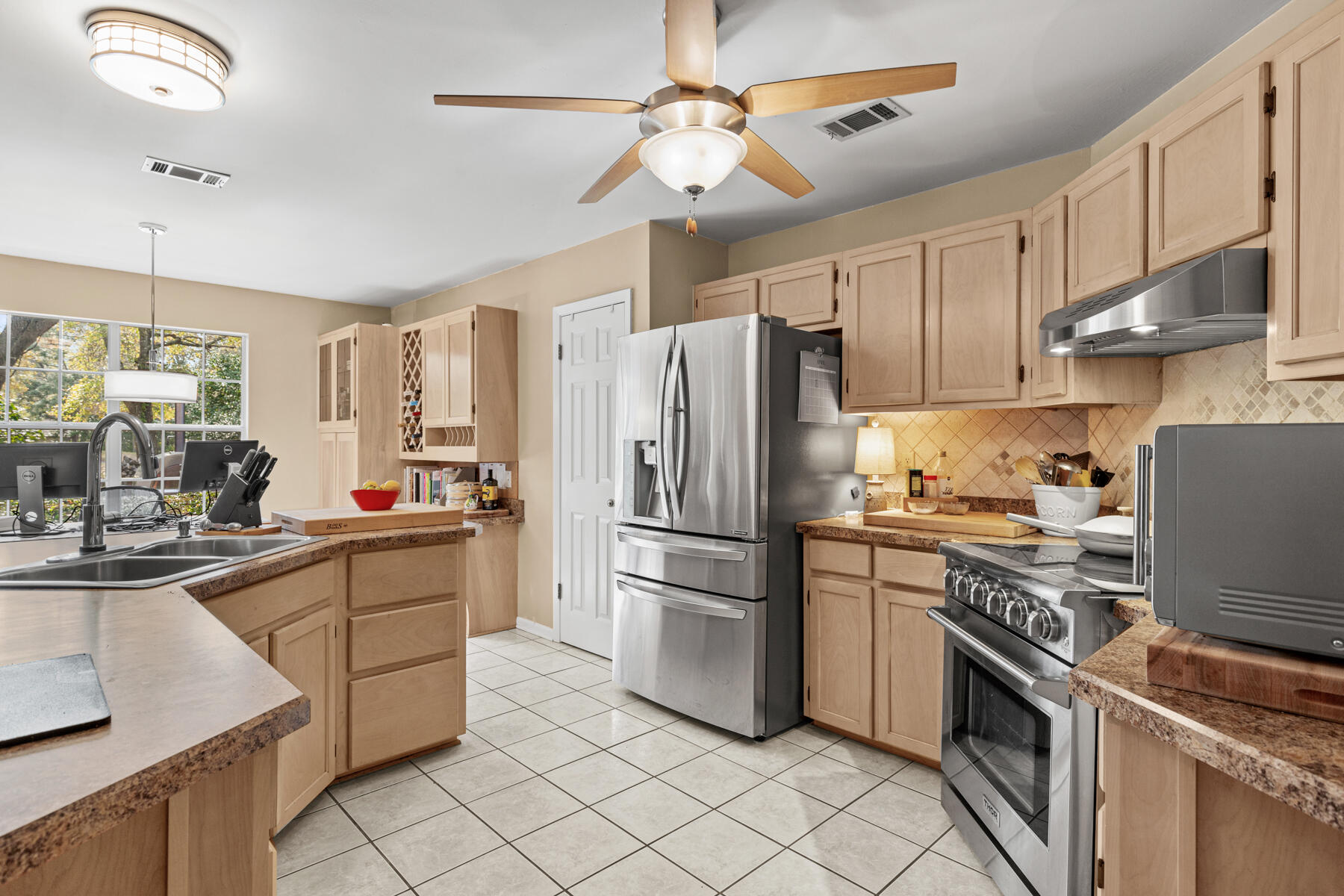 FAIRWAY LAKES PH II LOT 6 - Residential