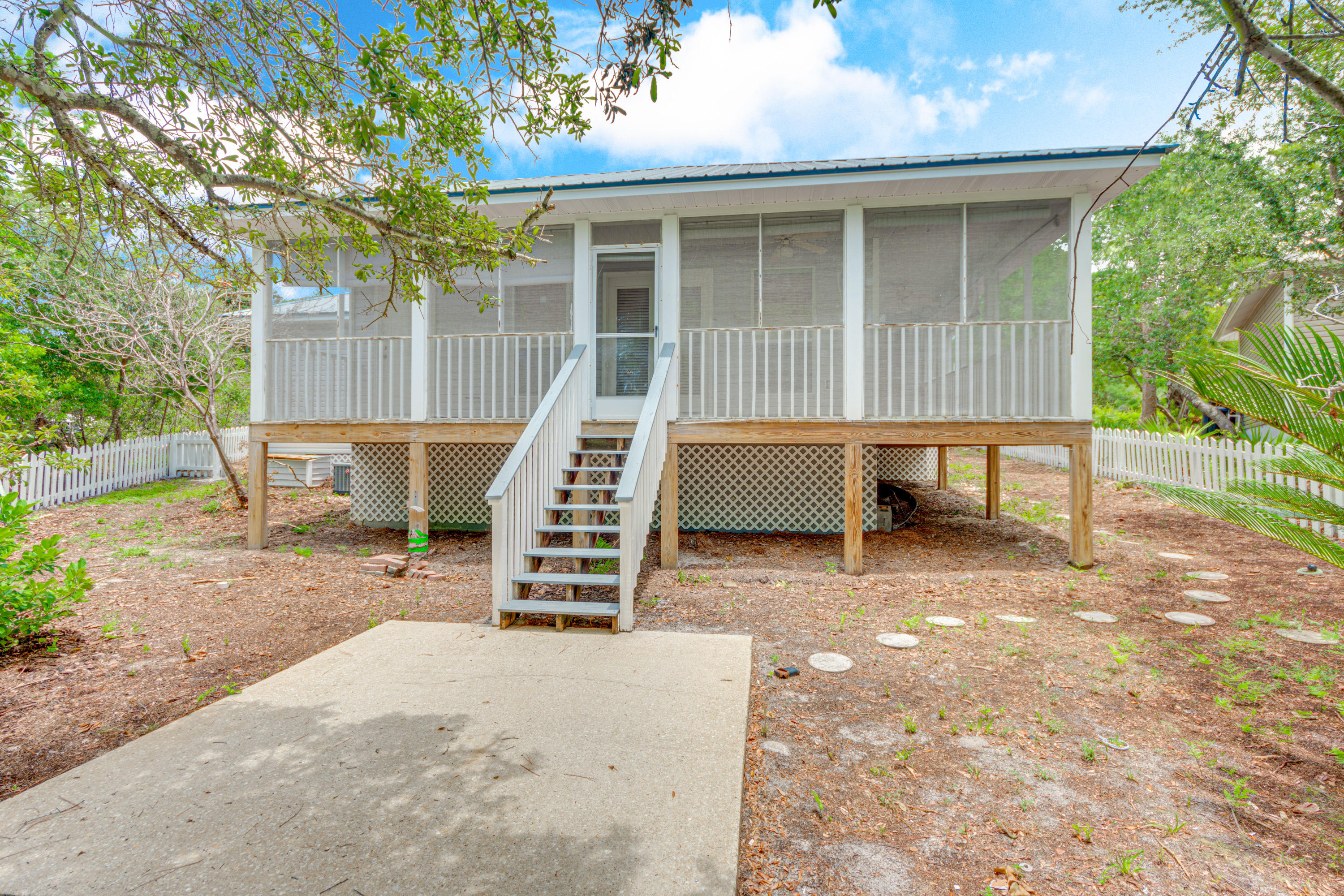 SEA DUNES - Residential