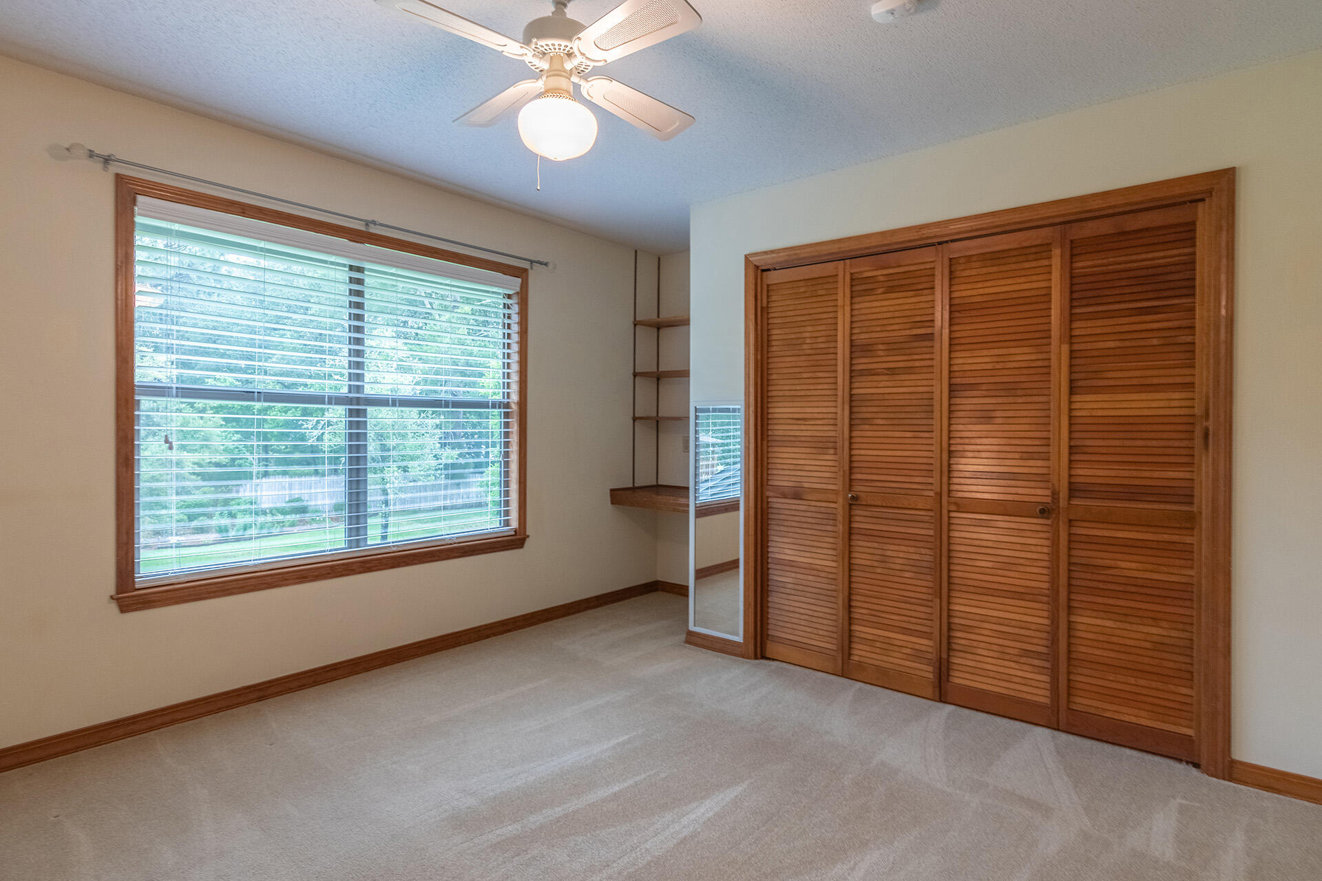 SEC/T LAKE LORRAINE EST 3RD - Residential