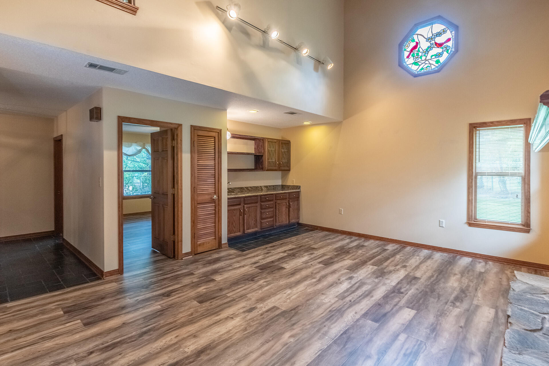 SEC/T LAKE LORRAINE EST 3RD - Residential