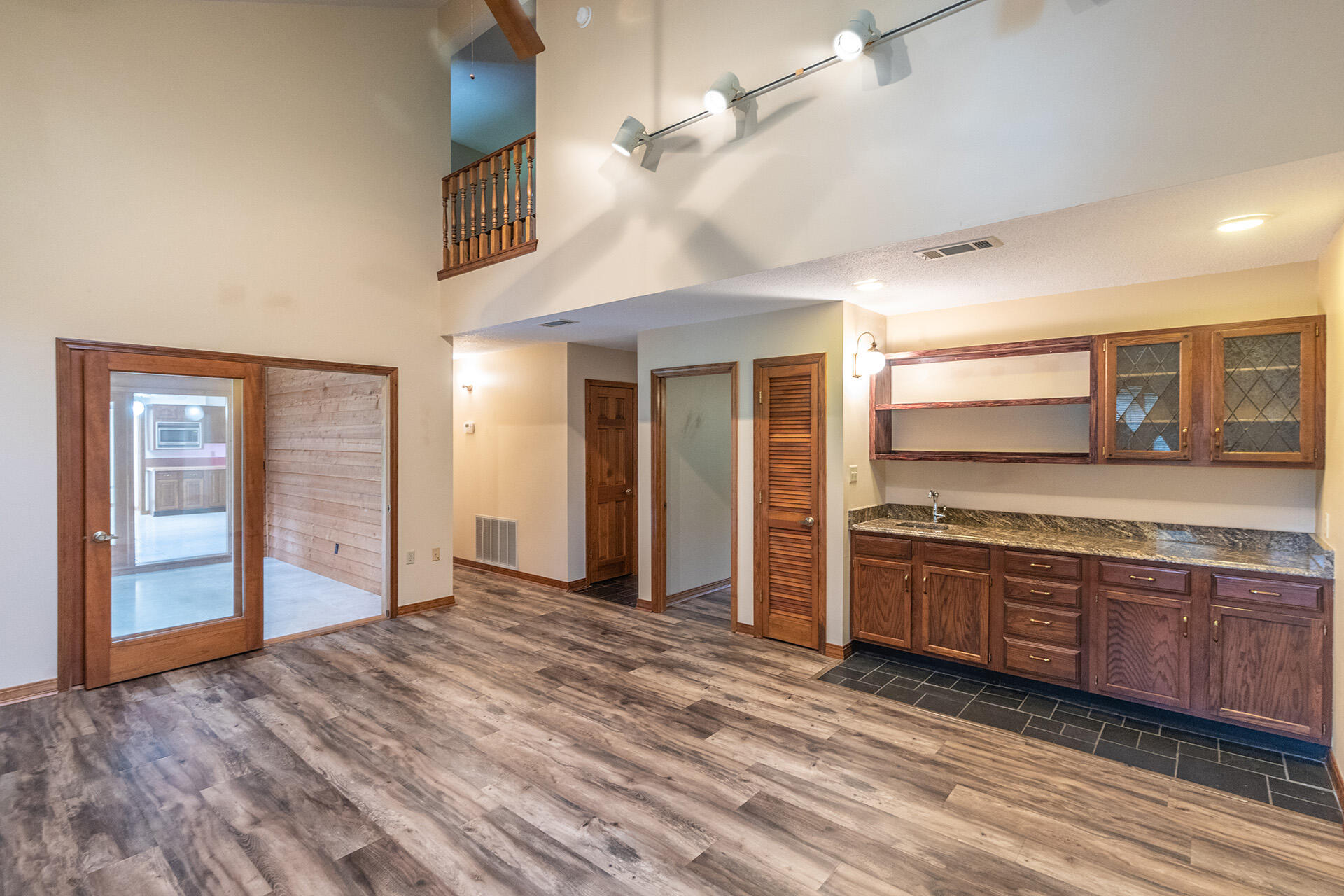 SEC/T LAKE LORRAINE EST 3RD - Residential