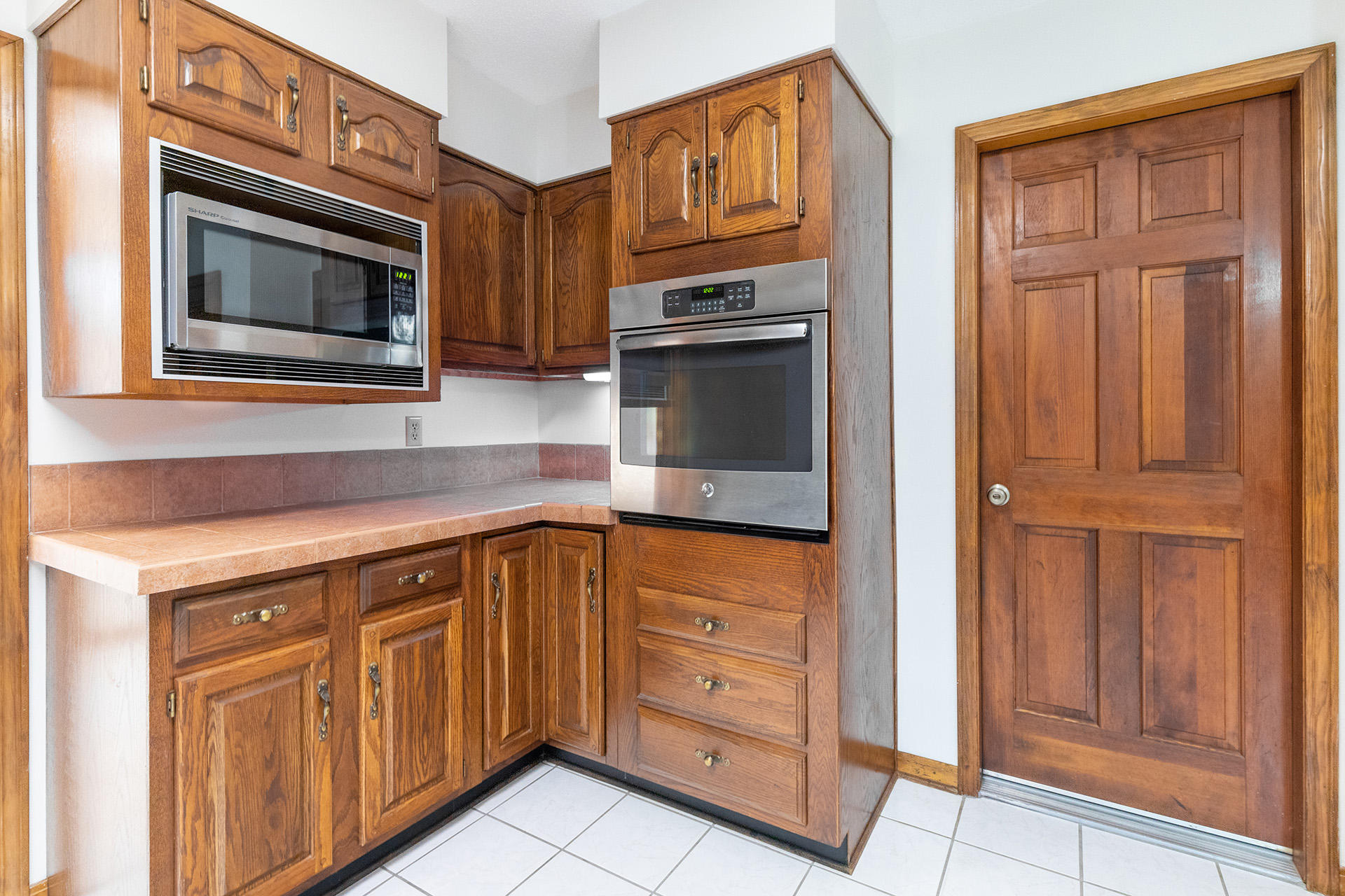 SEC/T LAKE LORRAINE EST 3RD - Residential