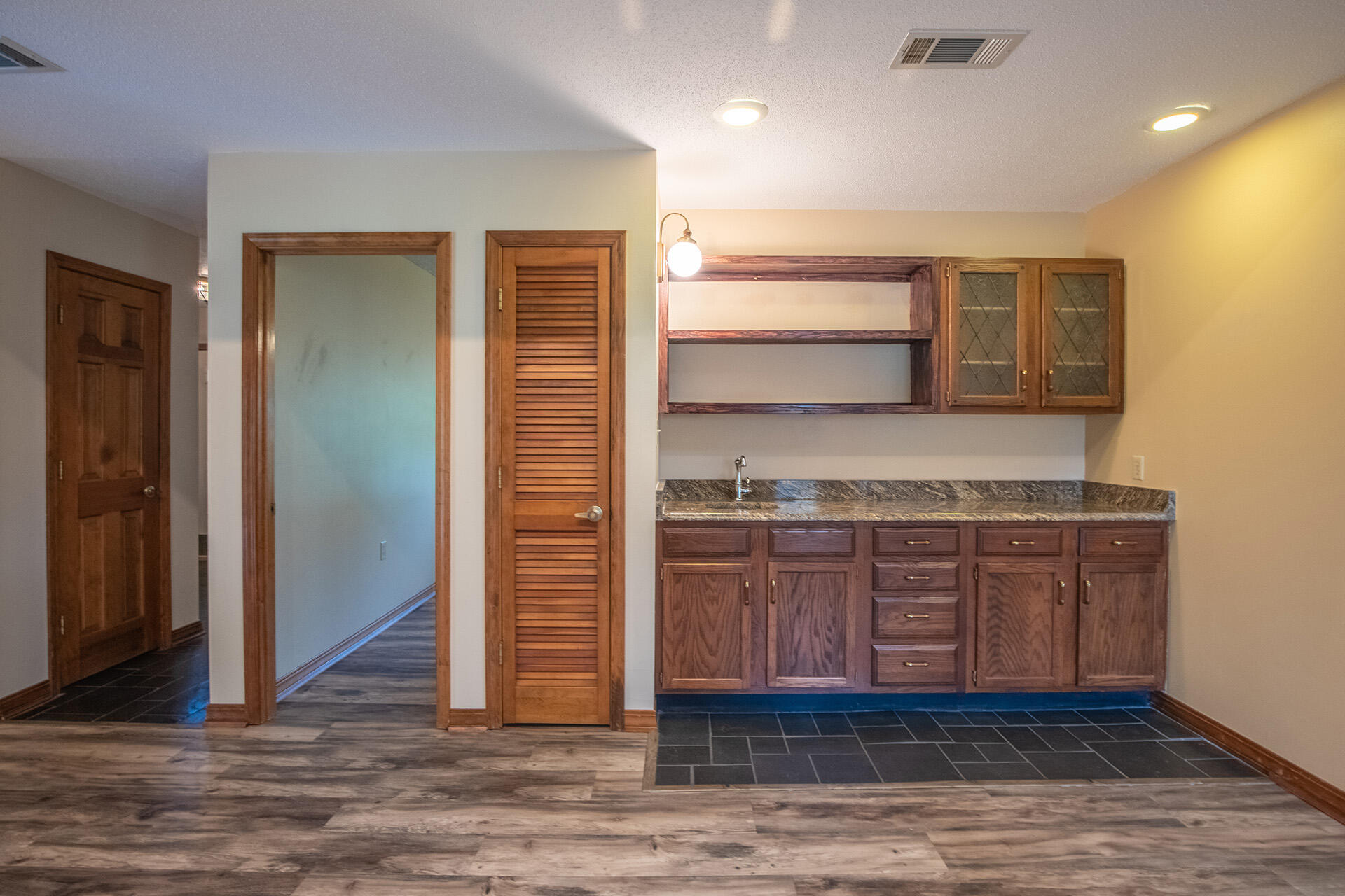 SEC/T LAKE LORRAINE EST 3RD - Residential