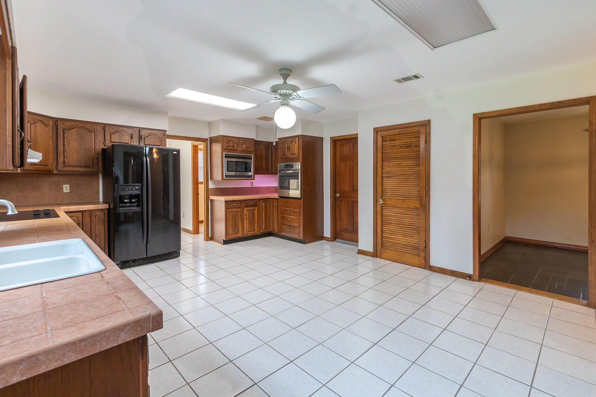 SEC/T LAKE LORRAINE EST 3RD - Residential