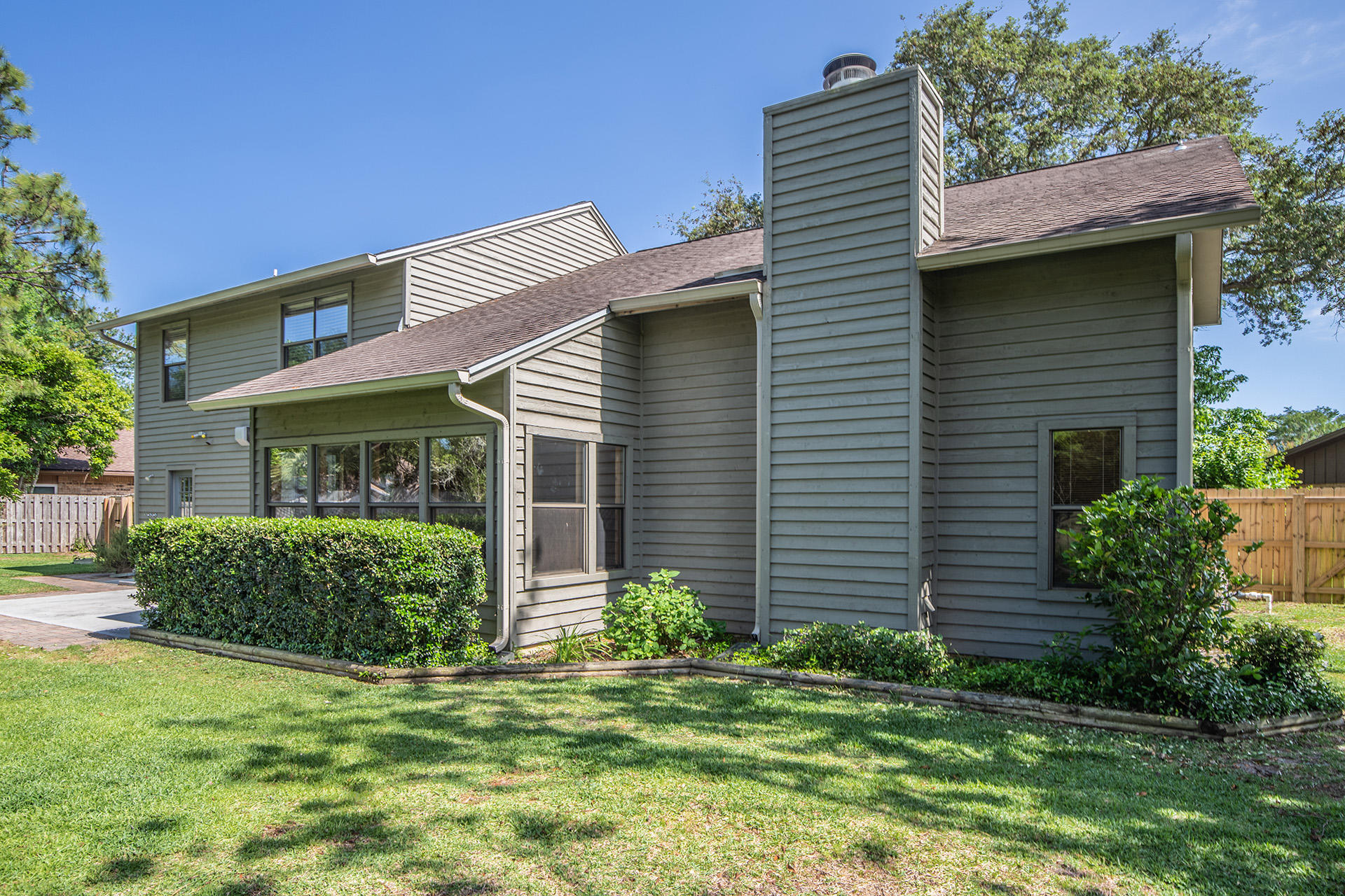 SEC/T LAKE LORRAINE EST 3RD - Residential