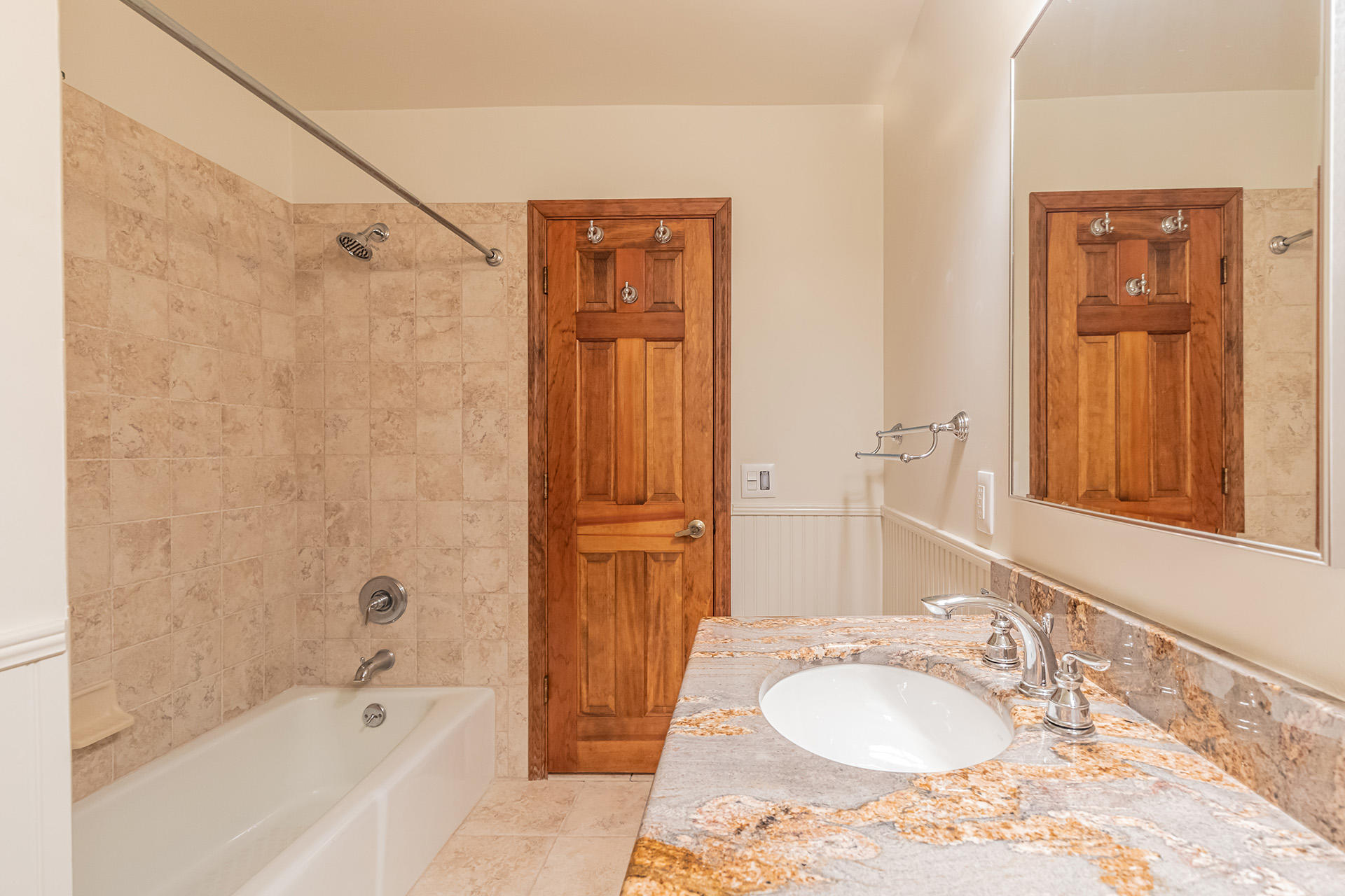 SEC/T LAKE LORRAINE EST 3RD - Residential