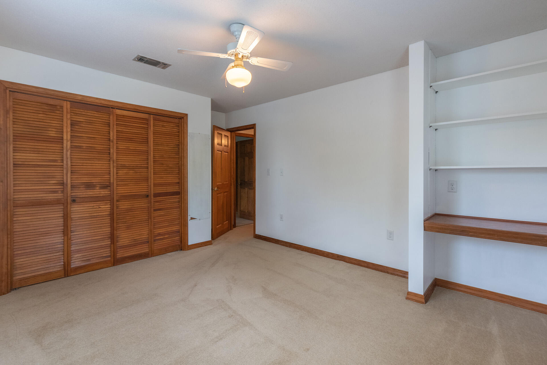 SEC/T LAKE LORRAINE EST 3RD - Residential