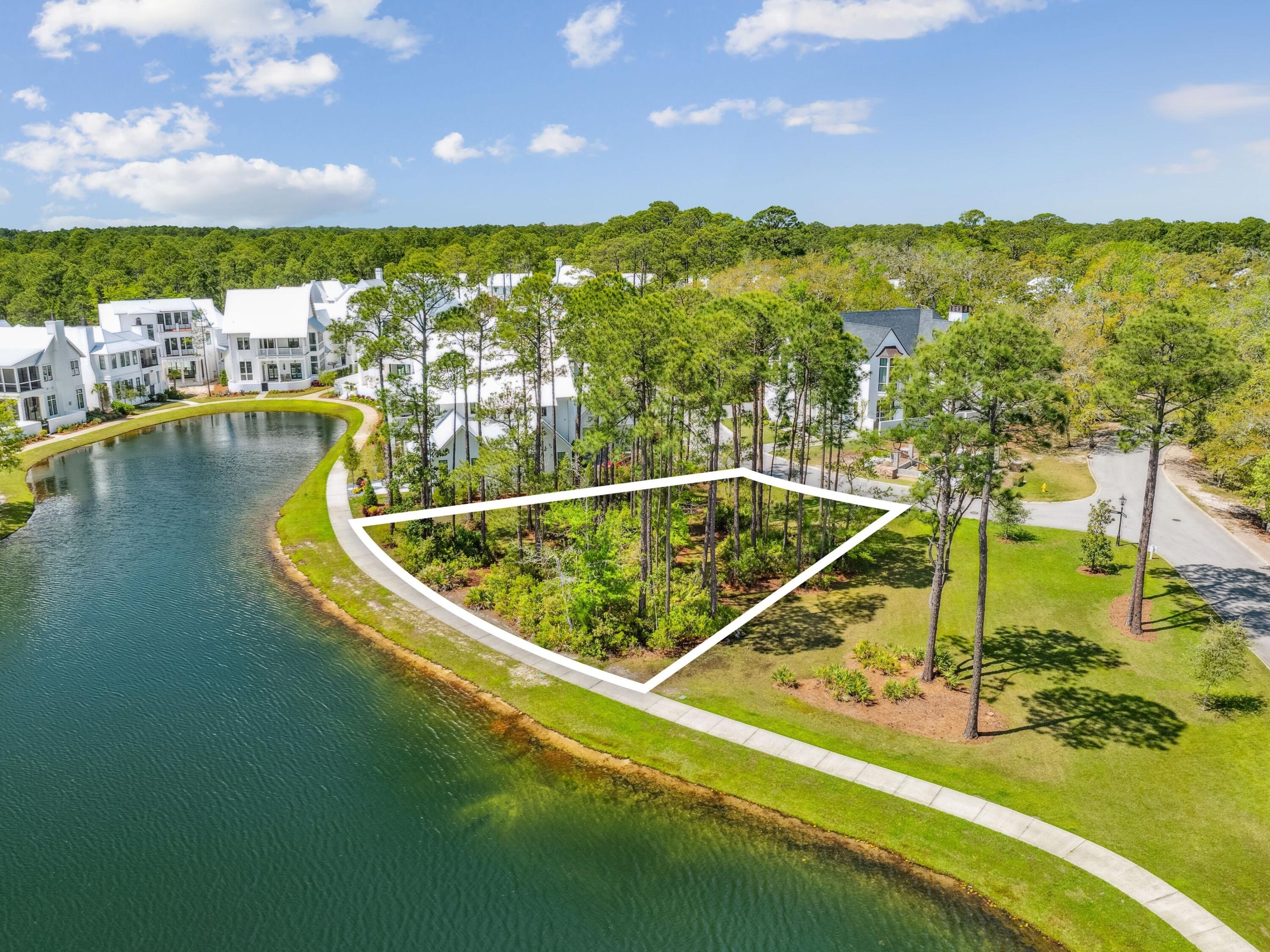CHURCHILL OAKS - Land